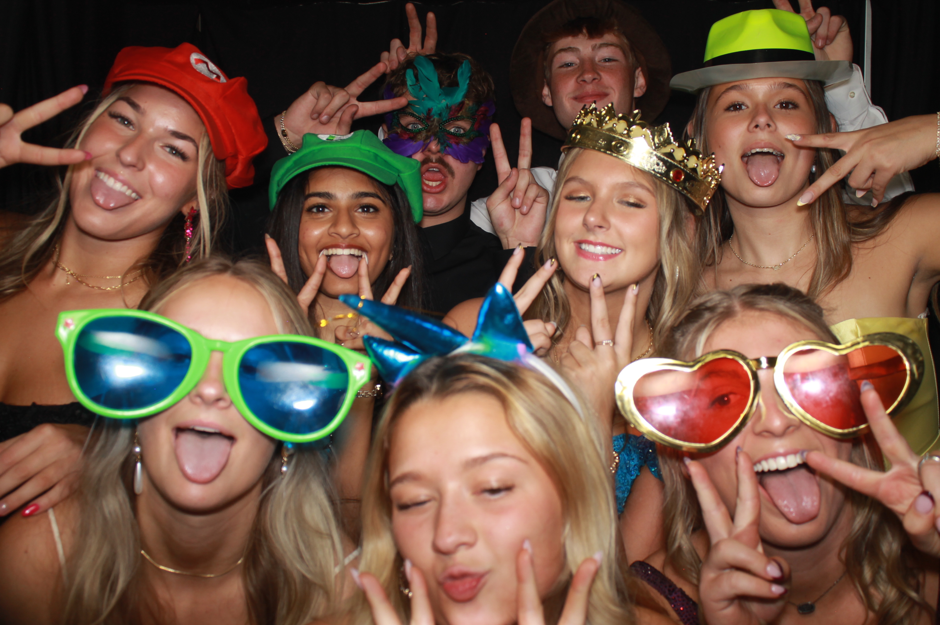 Batavia Prom 2025 | View more photos from the event at gallery.photoboothcincy.com/u/PhotoBoothCincy/Batavia-Prom-2025
