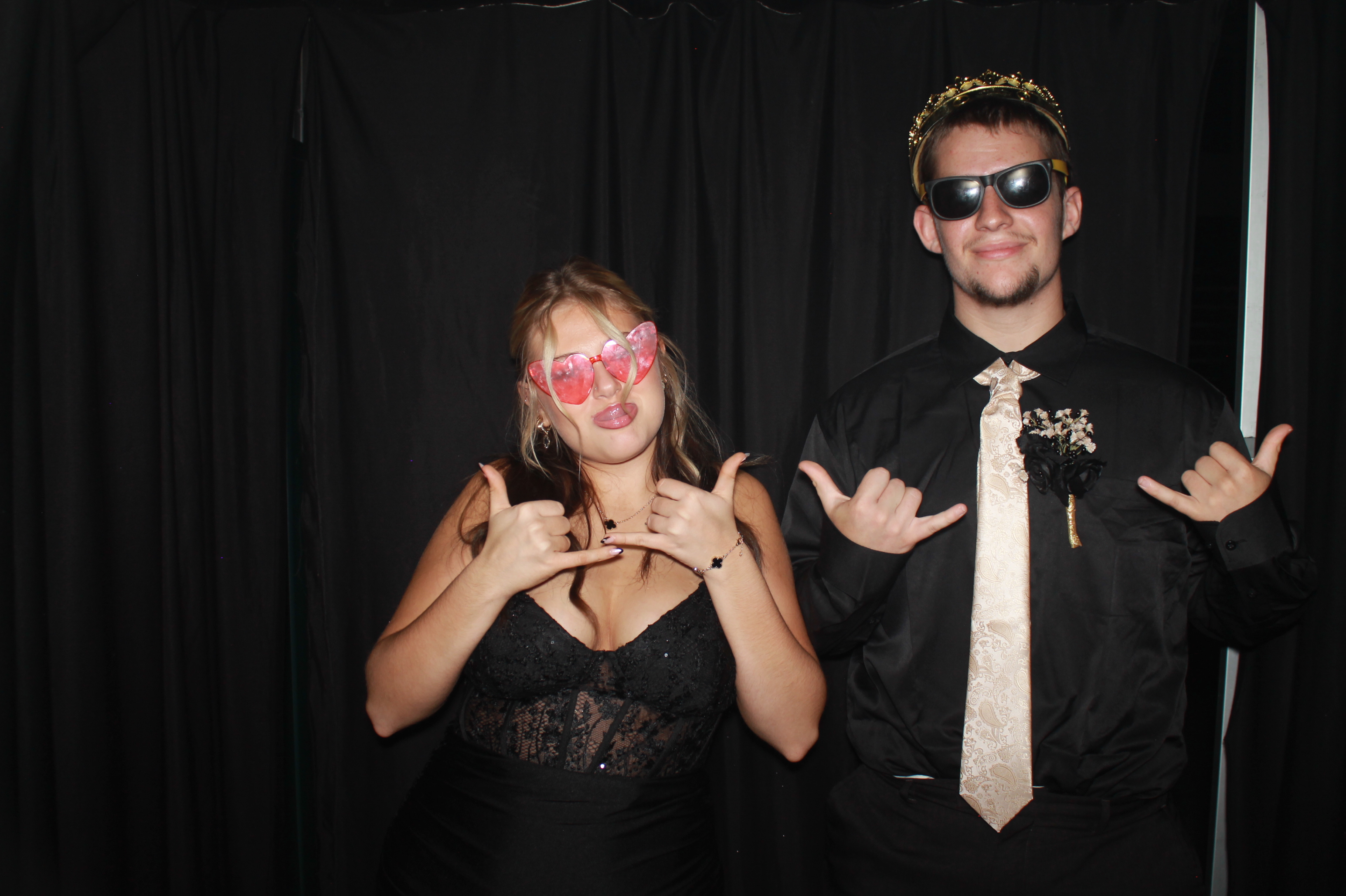 Batavia Prom 2025 | View more photos from the event at gallery.photoboothcincy.com/u/PhotoBoothCincy/Batavia-Prom-2025