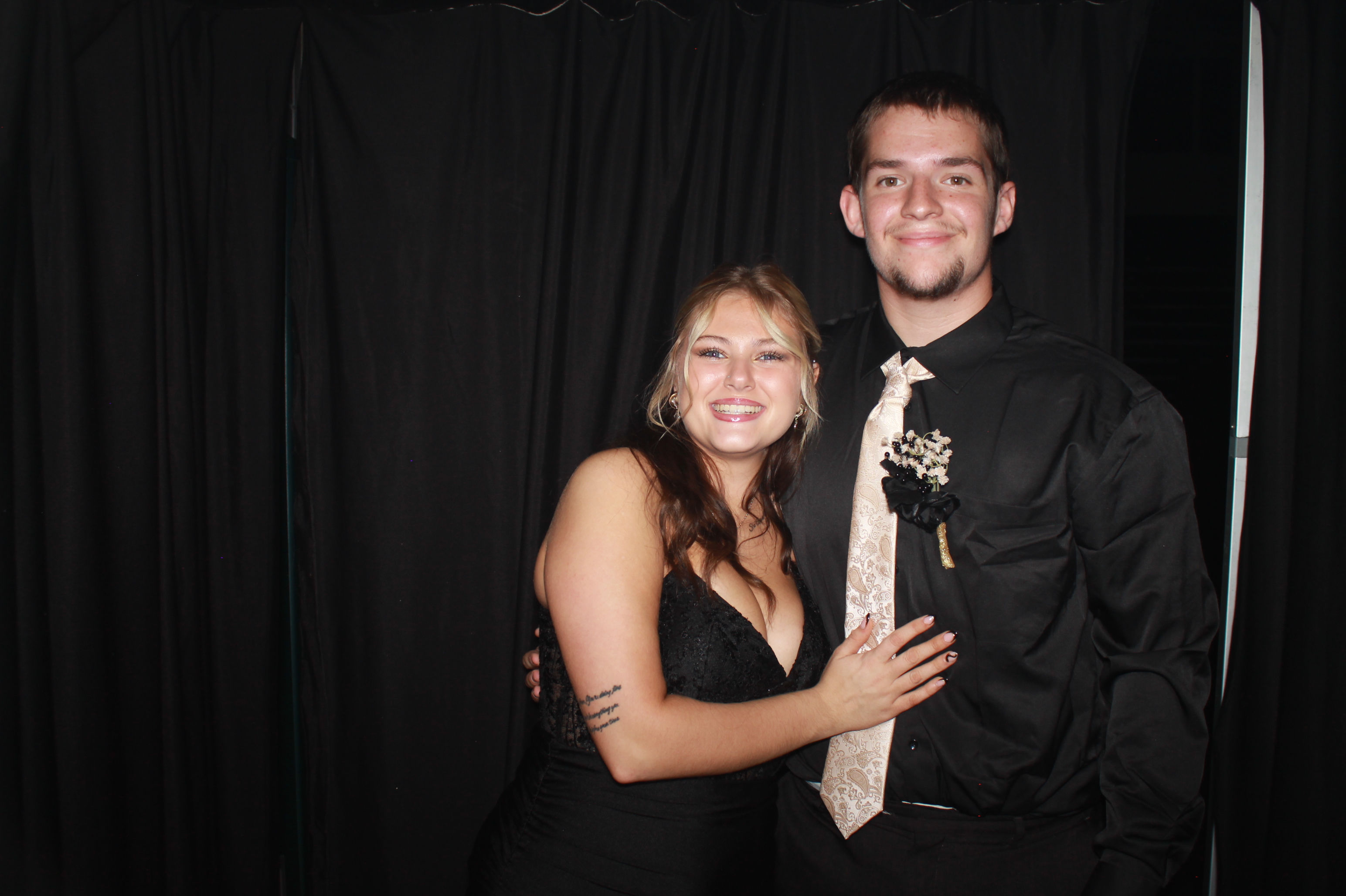 Batavia Prom 2025 | View more photos from the event at gallery.photoboothcincy.com/u/PhotoBoothCincy/Batavia-Prom-2025