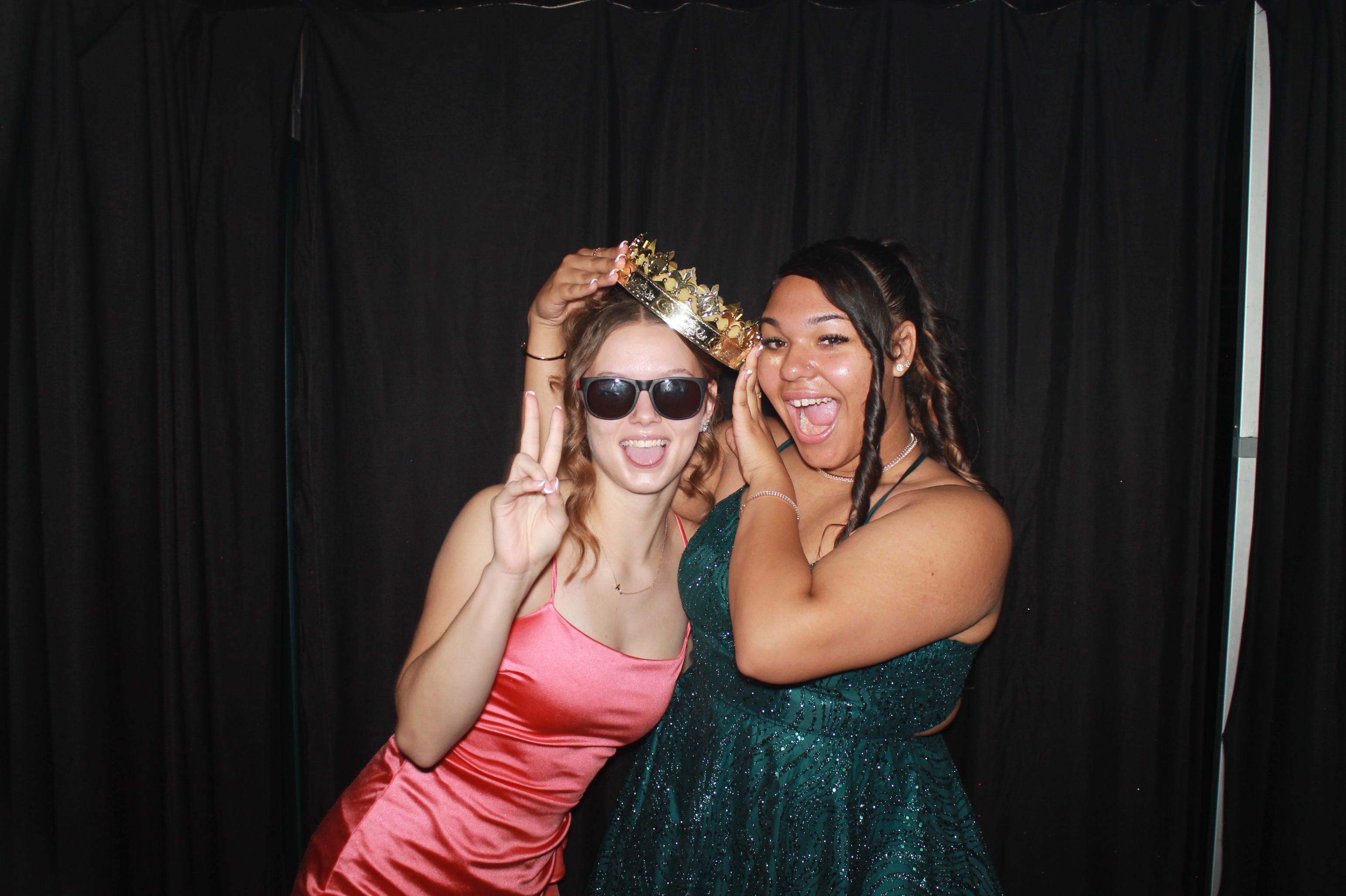 Batavia Prom 2025 | View more photos from the event at gallery.photoboothcincy.com/u/PhotoBoothCincy/Batavia-Prom-2025