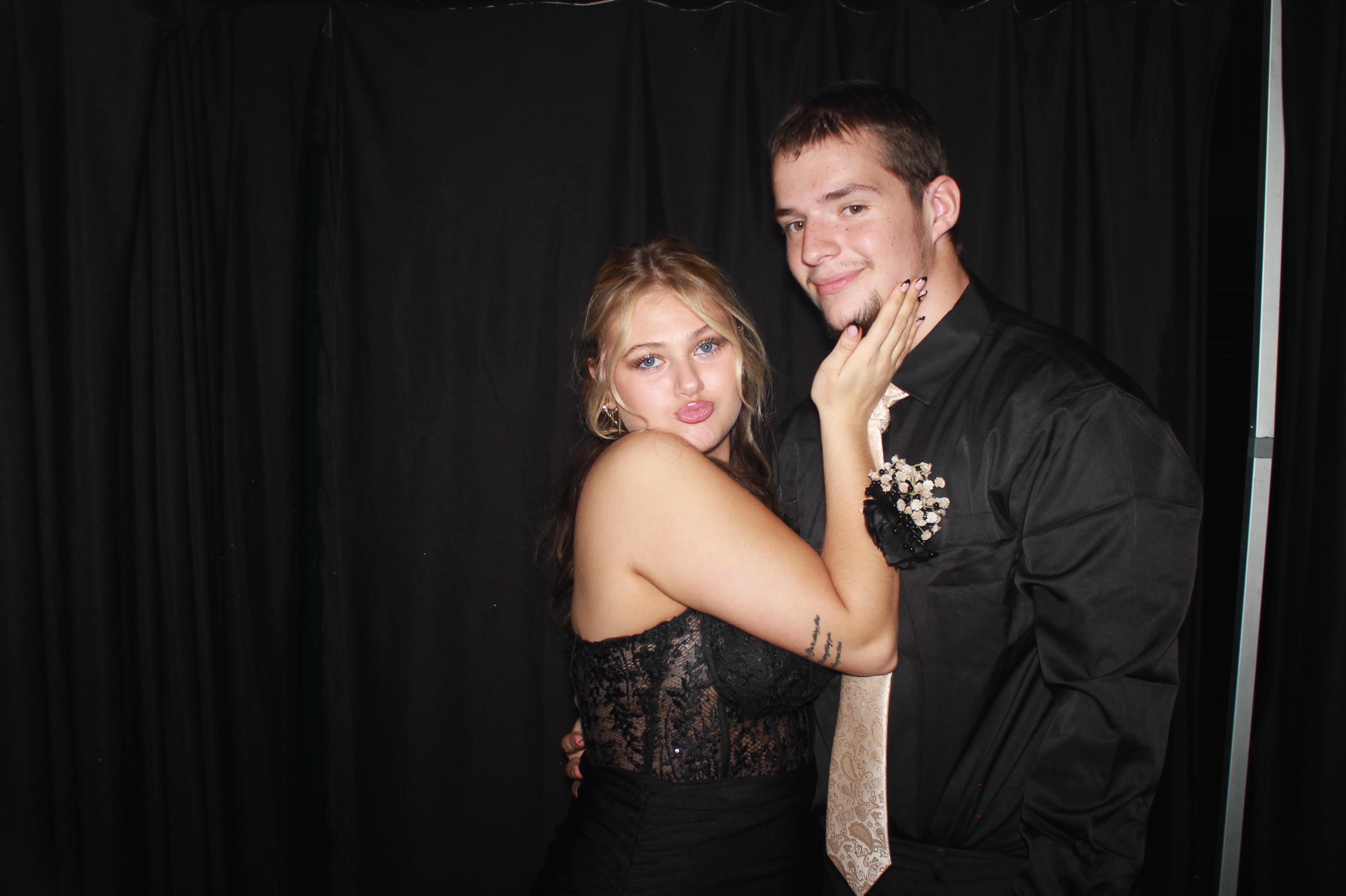 Batavia Prom 2025 | View more photos from the event at gallery.photoboothcincy.com/u/PhotoBoothCincy/Batavia-Prom-2025