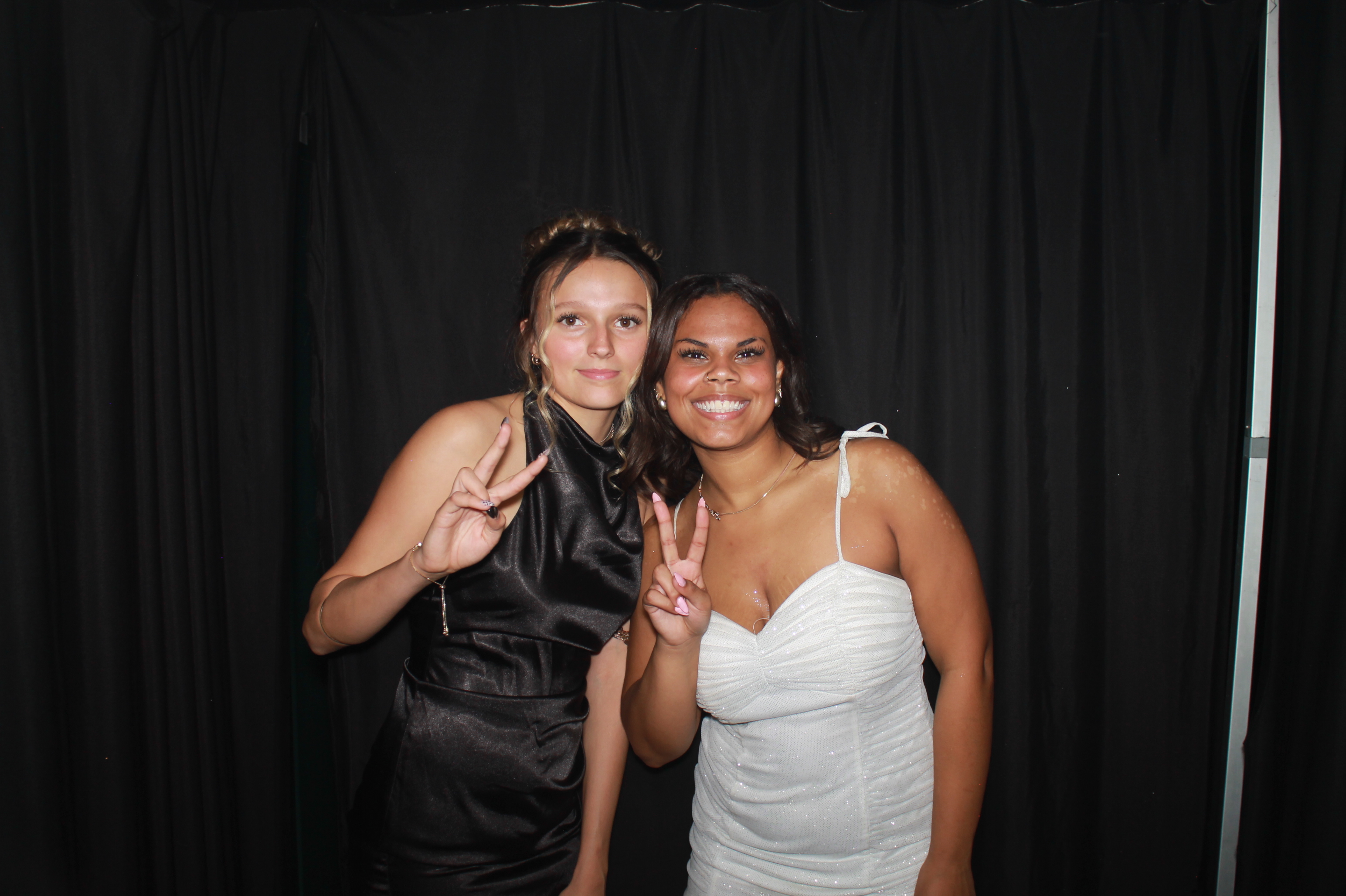 Batavia Prom 2025 | View more photos from the event at gallery.photoboothcincy.com/u/PhotoBoothCincy/Batavia-Prom-2025