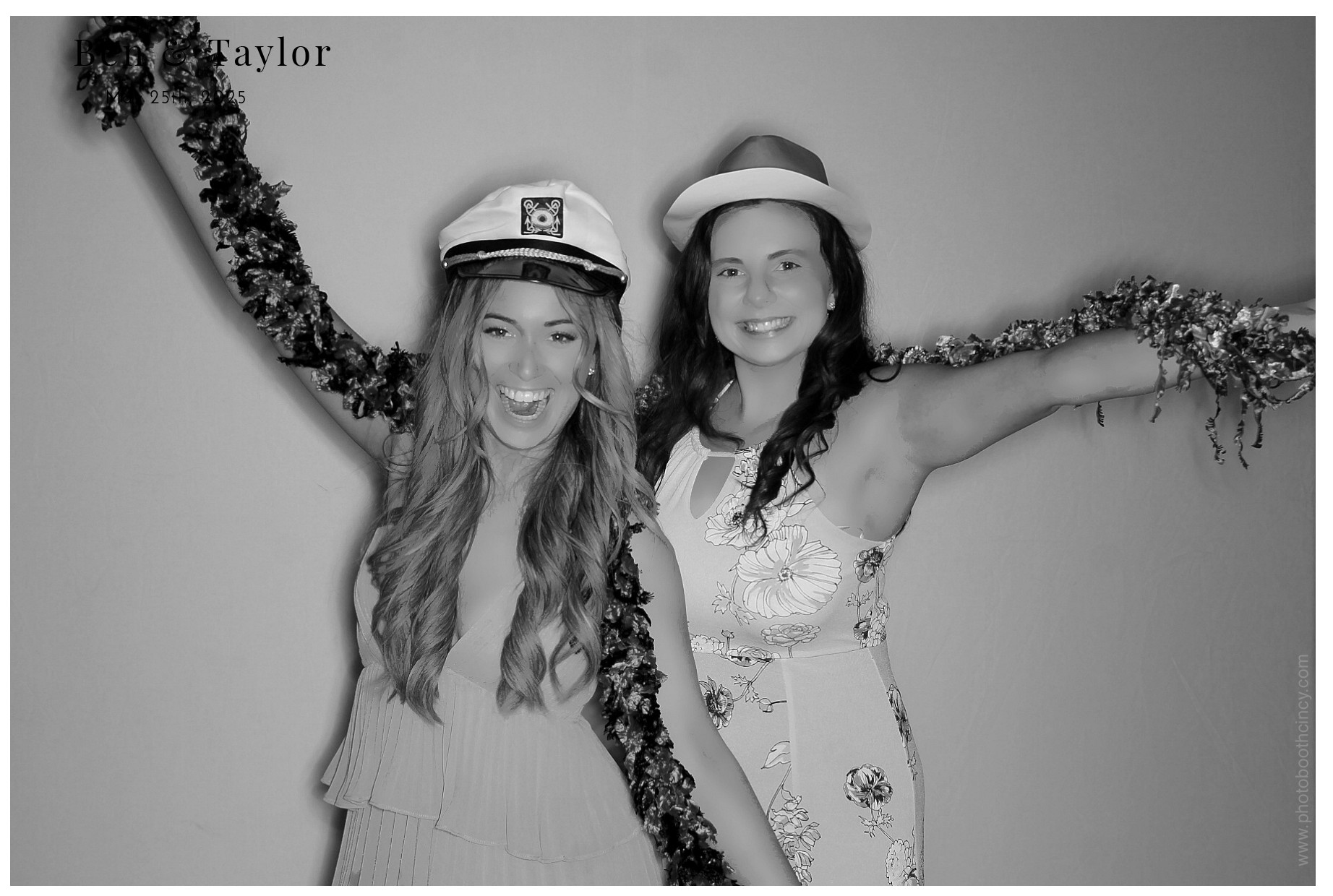 Ben & Taylor | View more photos from the event at gallery.photoboothcincy.com/u/PhotoBoothCincy/Ben-Taylor