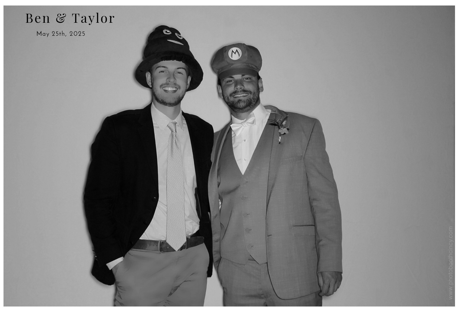 Ben & Taylor | View more photos from the event at gallery.photoboothcincy.com/u/PhotoBoothCincy/Ben-Taylor