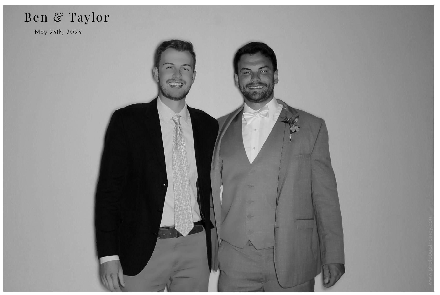 Ben & Taylor | View more photos from the event at gallery.photoboothcincy.com/u/PhotoBoothCincy/Ben-Taylor
