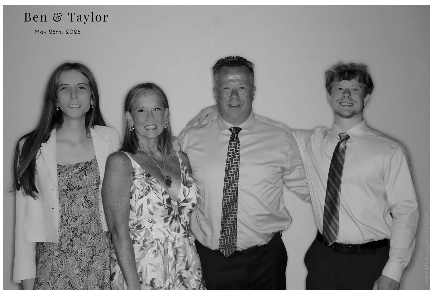 Ben & Taylor | View more photos from the event at gallery.photoboothcincy.com/u/PhotoBoothCincy/Ben-Taylor