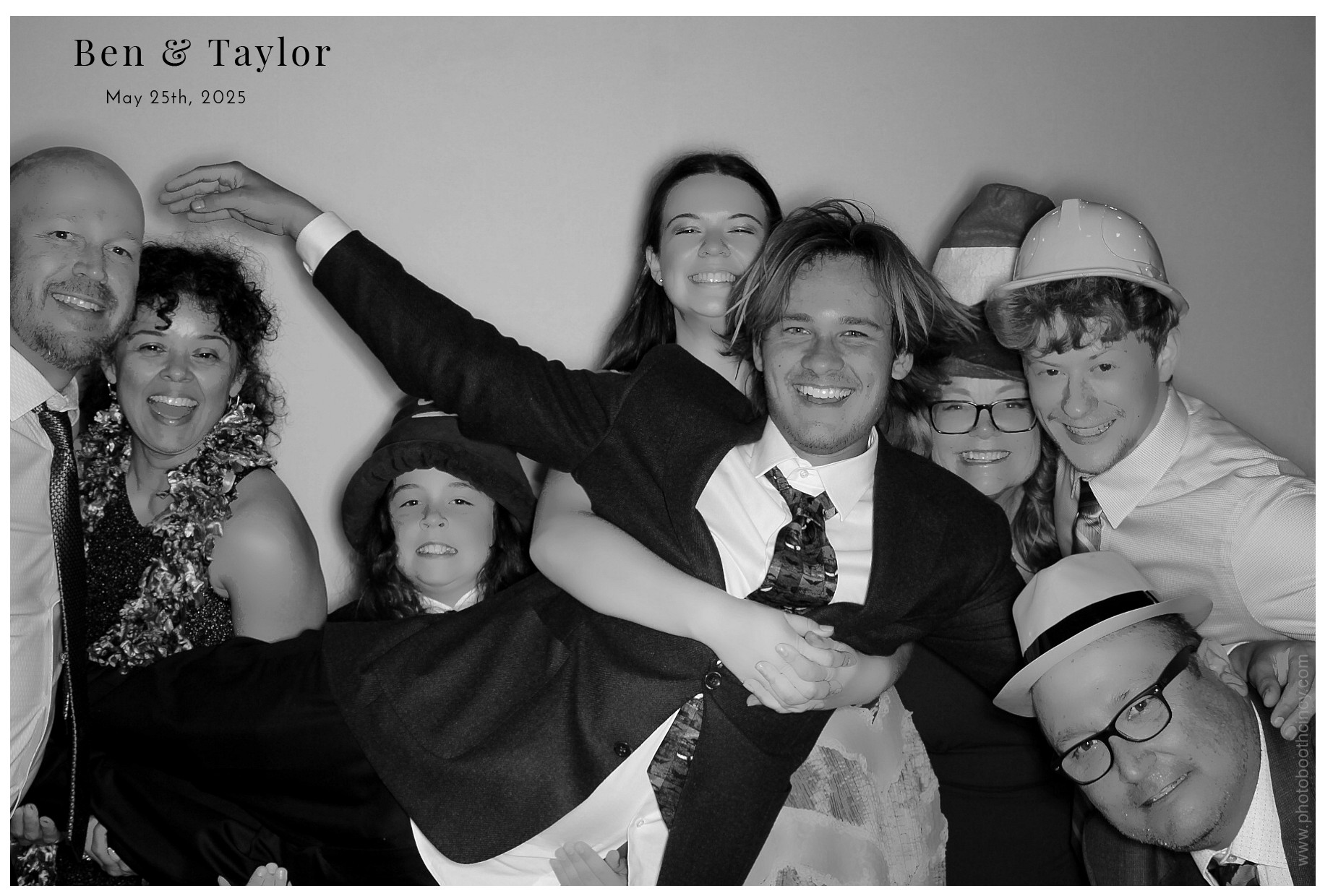 Ben & Taylor | View more photos from the event at gallery.photoboothcincy.com/u/PhotoBoothCincy/Ben-Taylor