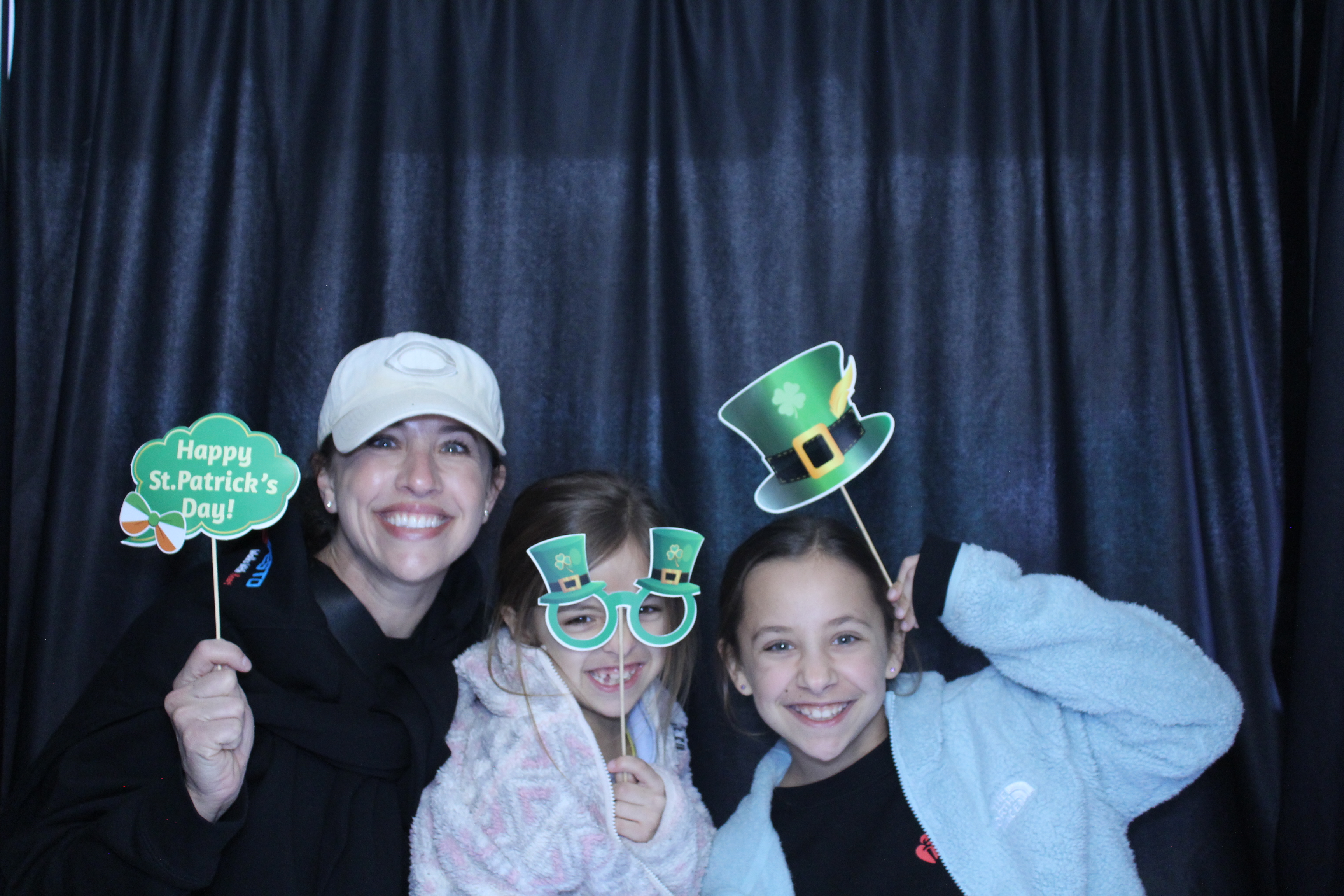 Booth at the AHA Heart Mini 2025 | View more photos from the event at gallery.photoboothcincy.com/u/PhotoBoothCincy/Booth-at-the-AHA-Heart-Mini-2025