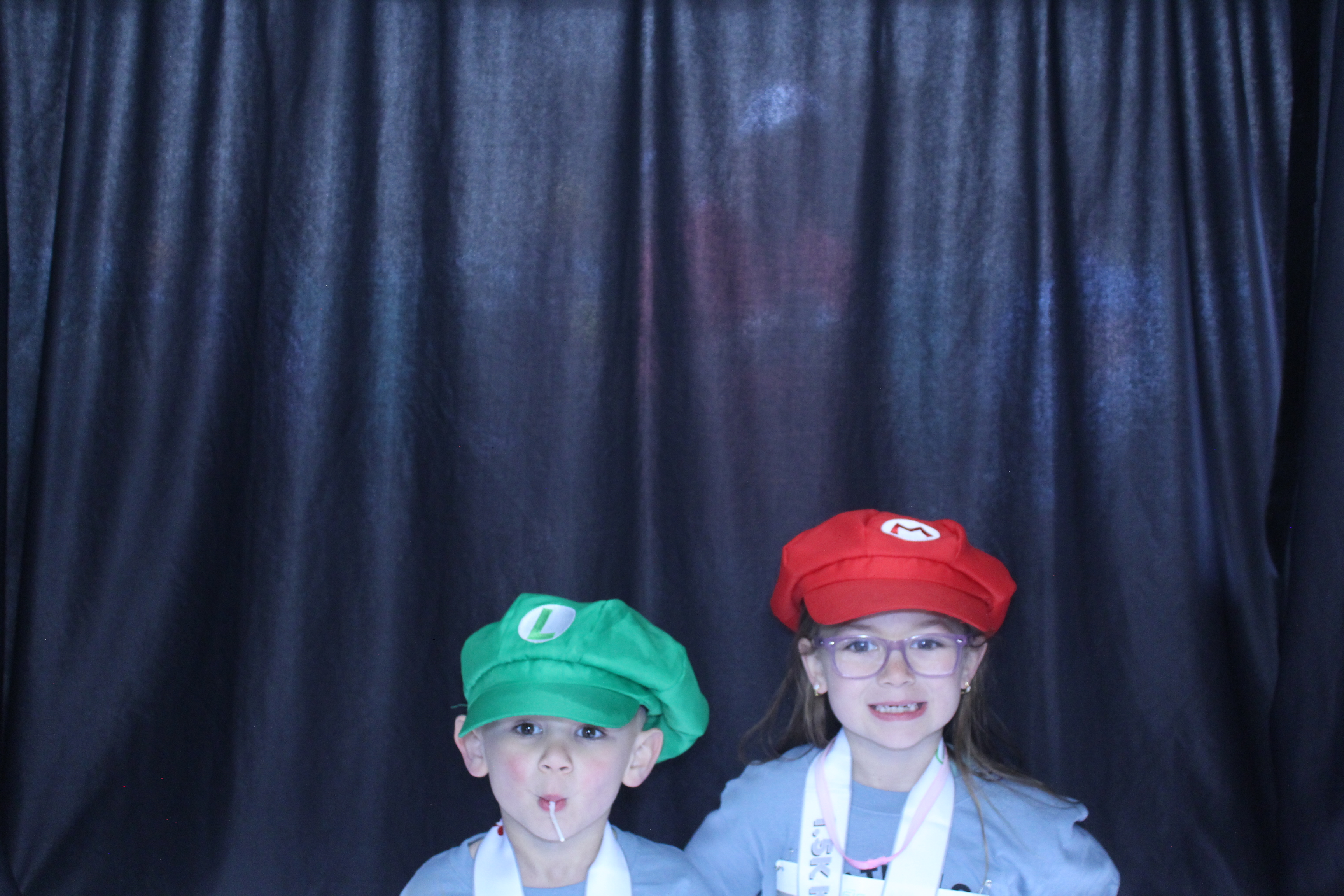 Booth at the AHA Heart Mini 2025 | View more photos from the event at gallery.photoboothcincy.com/u/PhotoBoothCincy/Booth-at-the-AHA-Heart-Mini-2025