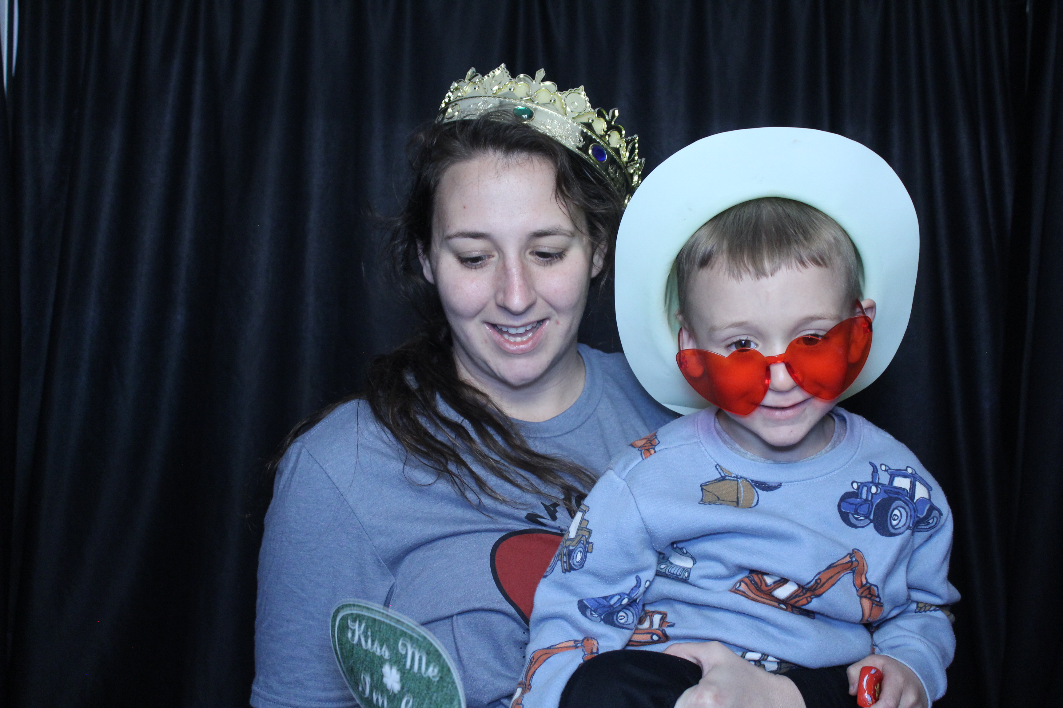 Booth at the AHA Heart Mini 2025 | View more photos from the event at gallery.photoboothcincy.com/u/PhotoBoothCincy/Booth-at-the-AHA-Heart-Mini-2025