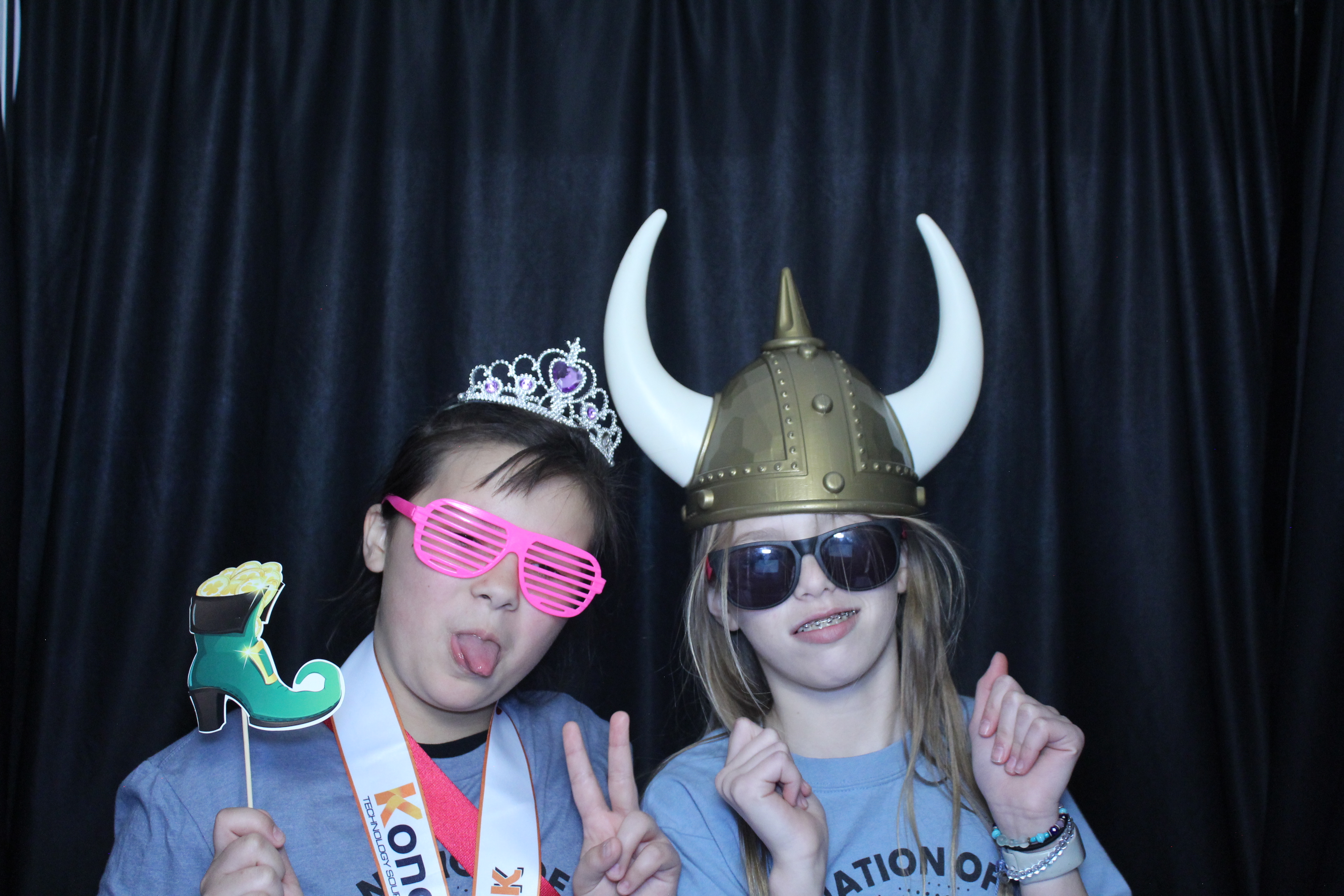 Booth at the AHA Heart Mini 2025 | View more photos from the event at gallery.photoboothcincy.com/u/PhotoBoothCincy/Booth-at-the-AHA-Heart-Mini-2025