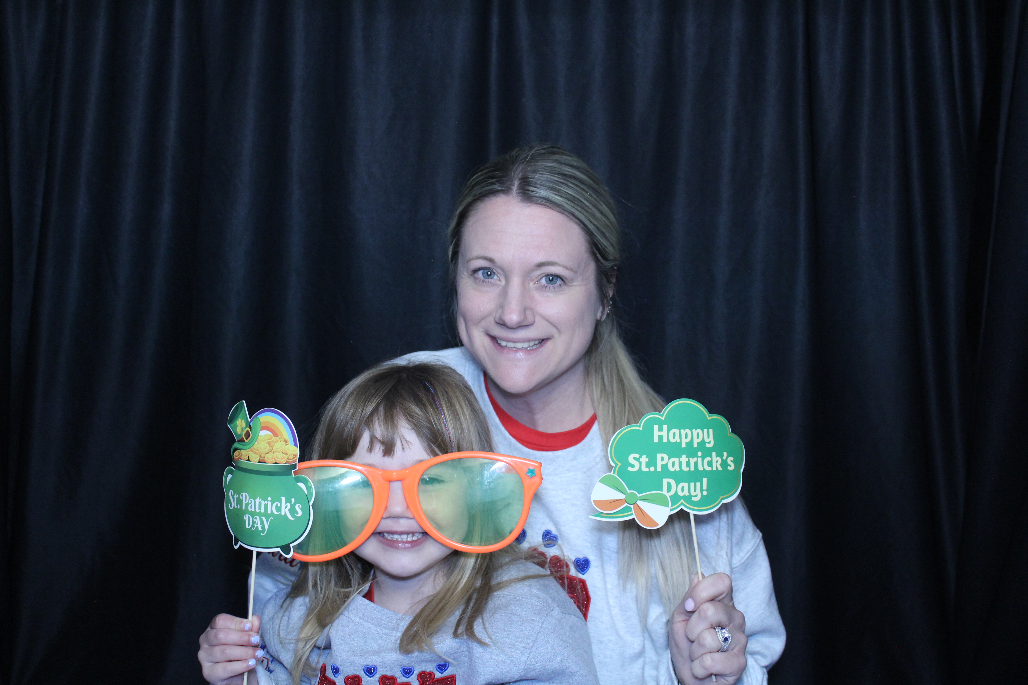 Booth at the AHA Heart Mini 2025 | View more photos from the event at gallery.photoboothcincy.com/u/PhotoBoothCincy/Booth-at-the-AHA-Heart-Mini-2025