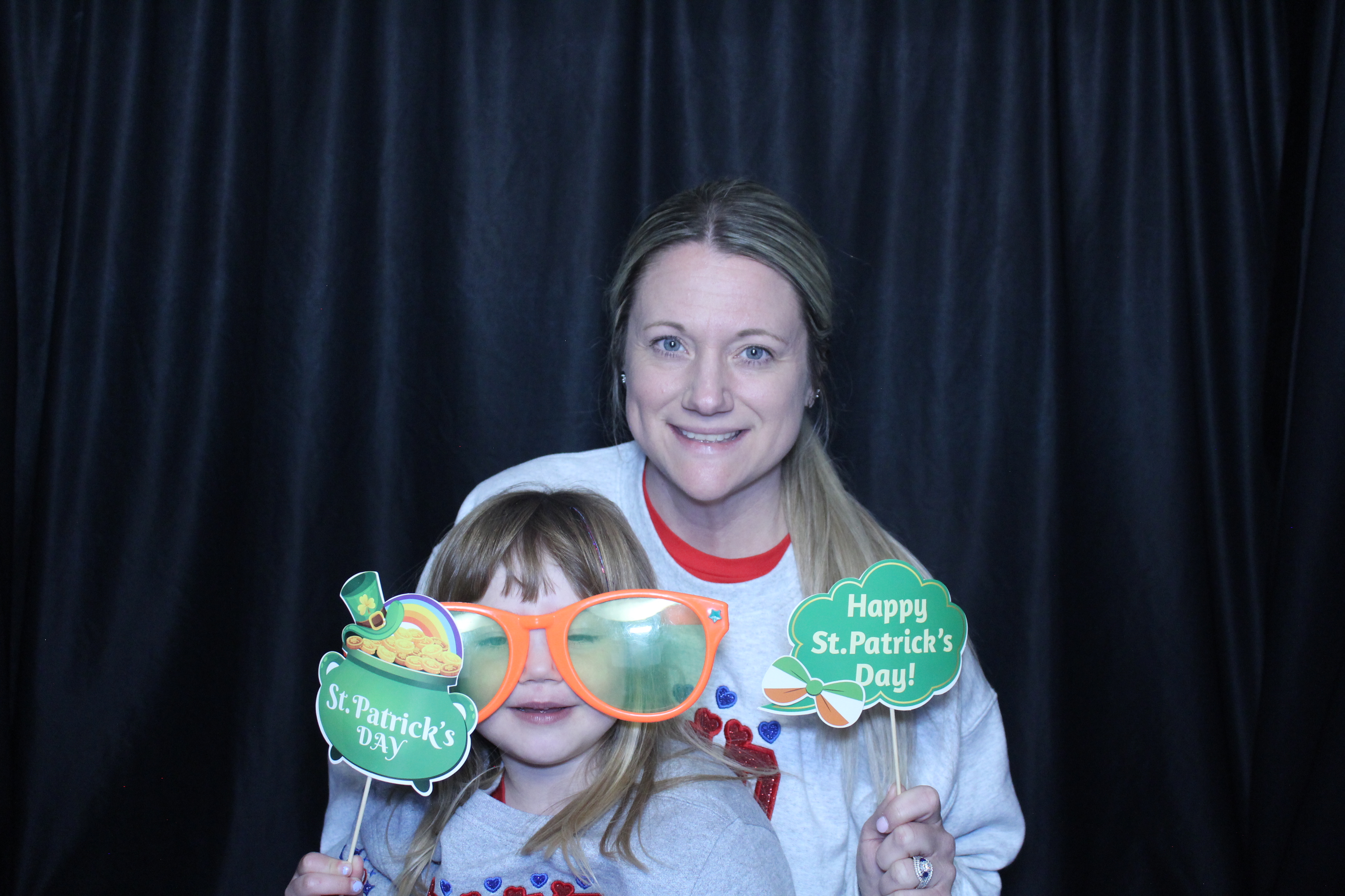 Booth at the AHA Heart Mini 2025 | View more photos from the event at gallery.photoboothcincy.com/u/PhotoBoothCincy/Booth-at-the-AHA-Heart-Mini-2025