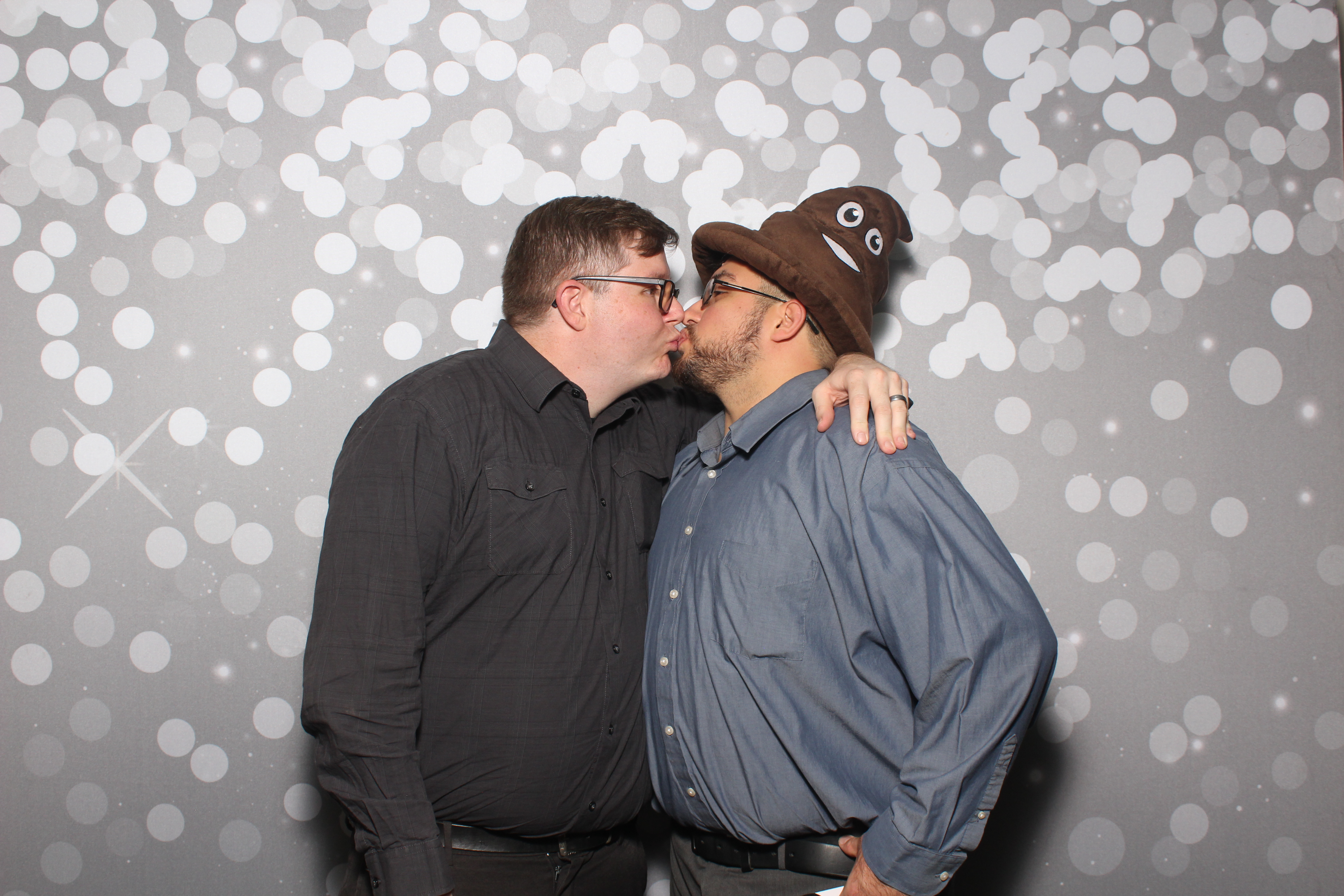 Brad & Alcy | View more photos from the event at gallery.photoboothcincy.com/u/PhotoBoothCincy/Brad-Alcy