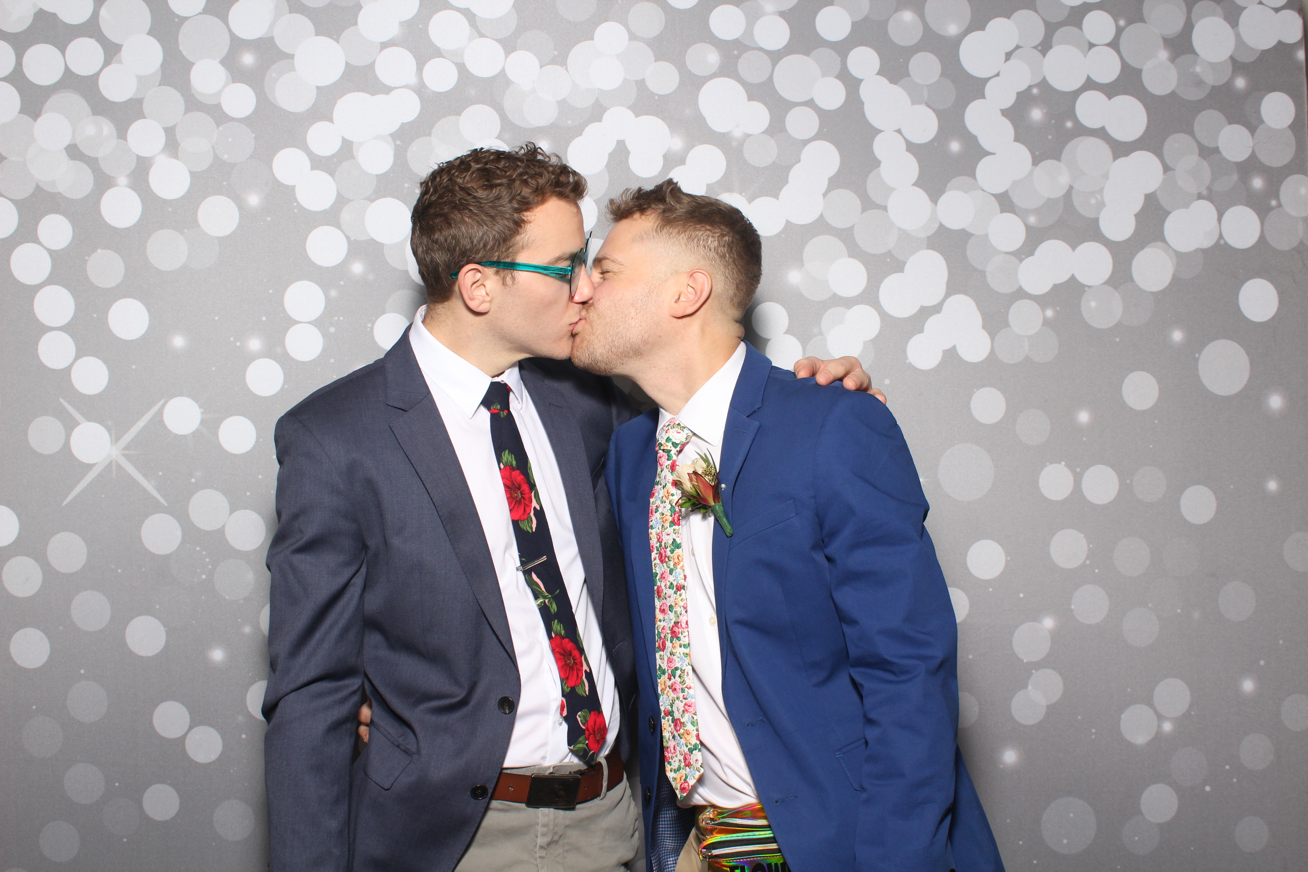 Brad & Alcy | View more photos from the event at gallery.photoboothcincy.com/u/PhotoBoothCincy/Brad-Alcy
