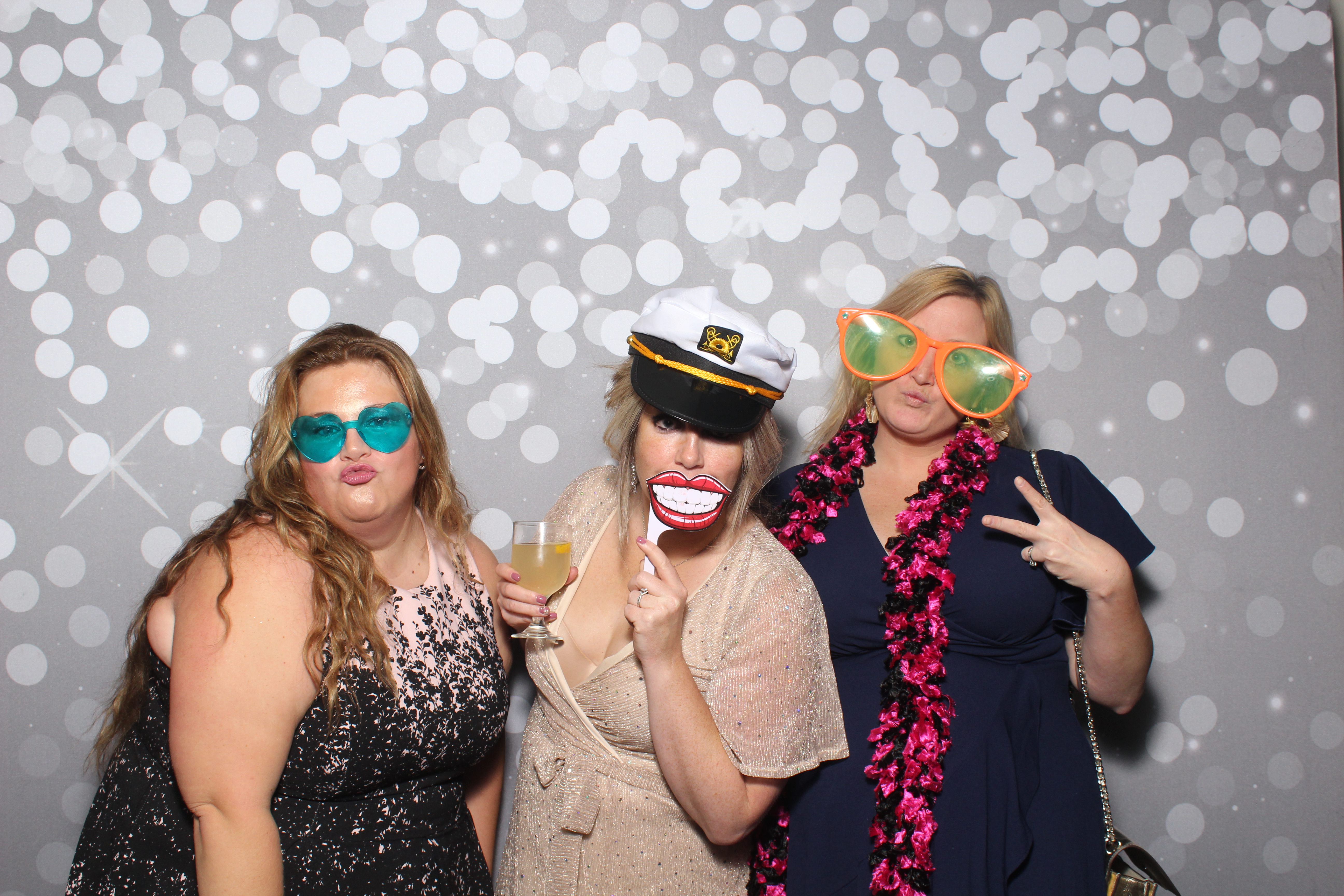 Brad & Alcy | View more photos from the event at gallery.photoboothcincy.com/u/PhotoBoothCincy/Brad-Alcy