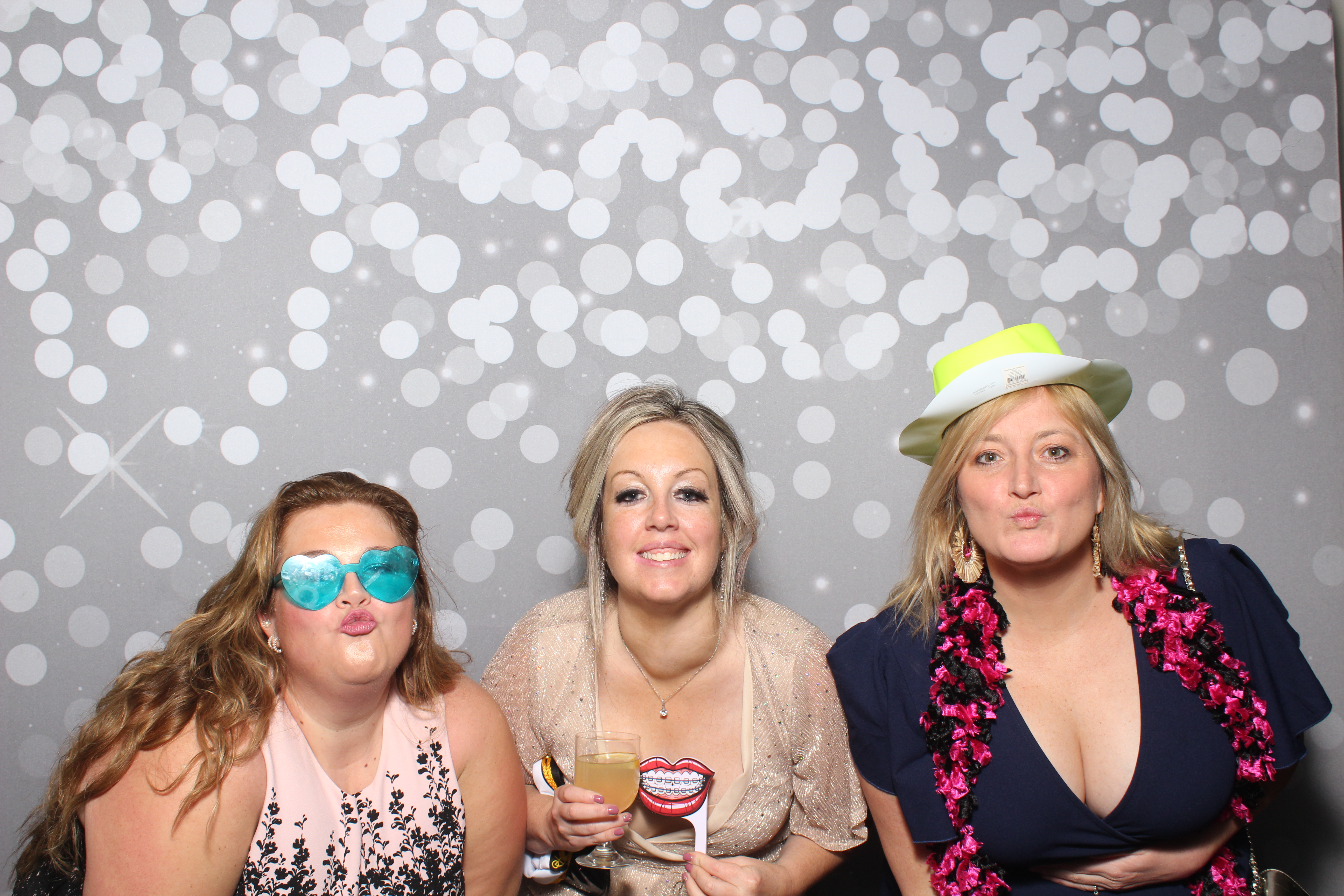 Brad & Alcy | View more photos from the event at gallery.photoboothcincy.com/u/PhotoBoothCincy/Brad-Alcy