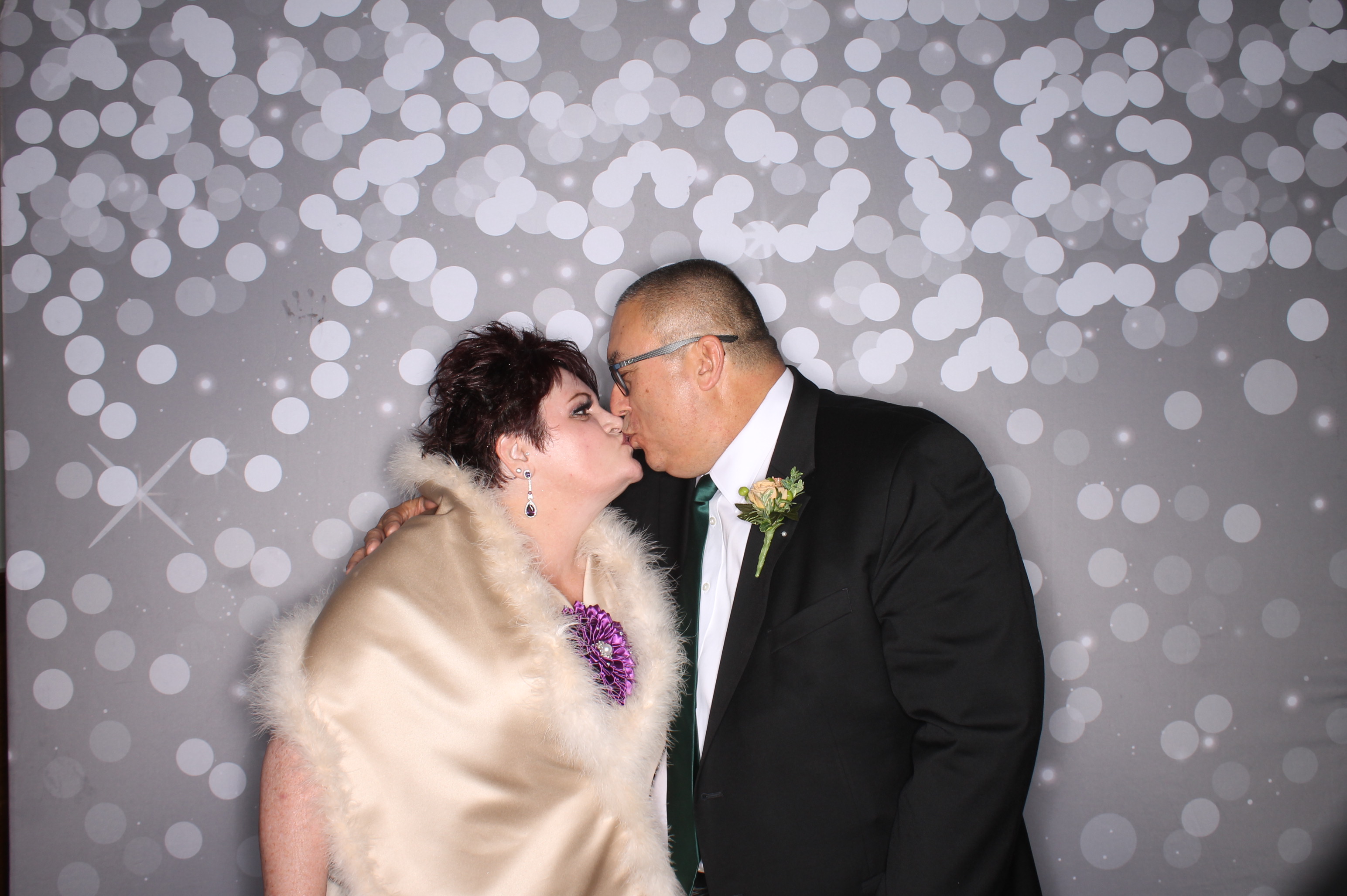 Brenda & Carter | View more photos from the event at gallery.photoboothcincy.com/u/PhotoBoothCincy/Brenda-Carter