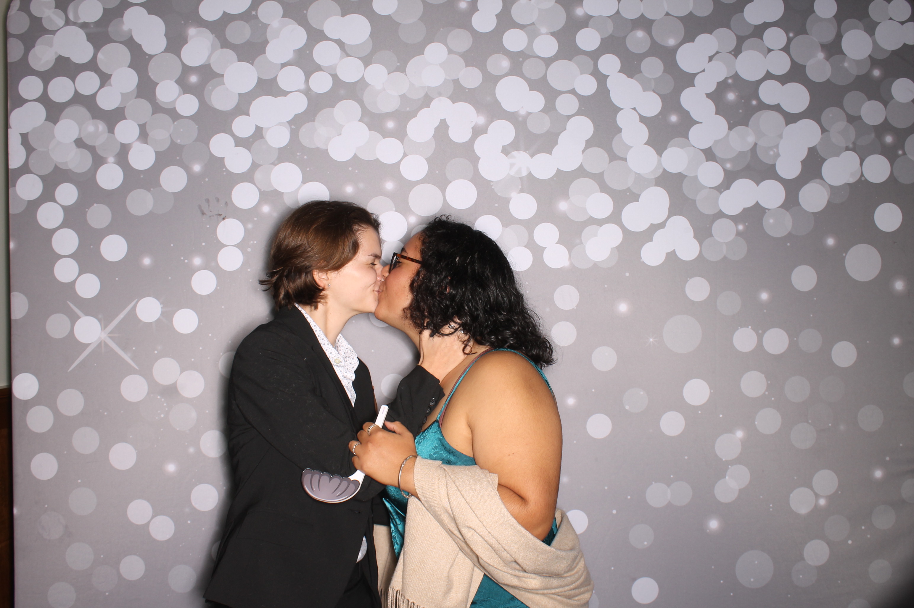 Brenda & Carter | View more photos from the event at gallery.photoboothcincy.com/u/PhotoBoothCincy/Brenda-Carter