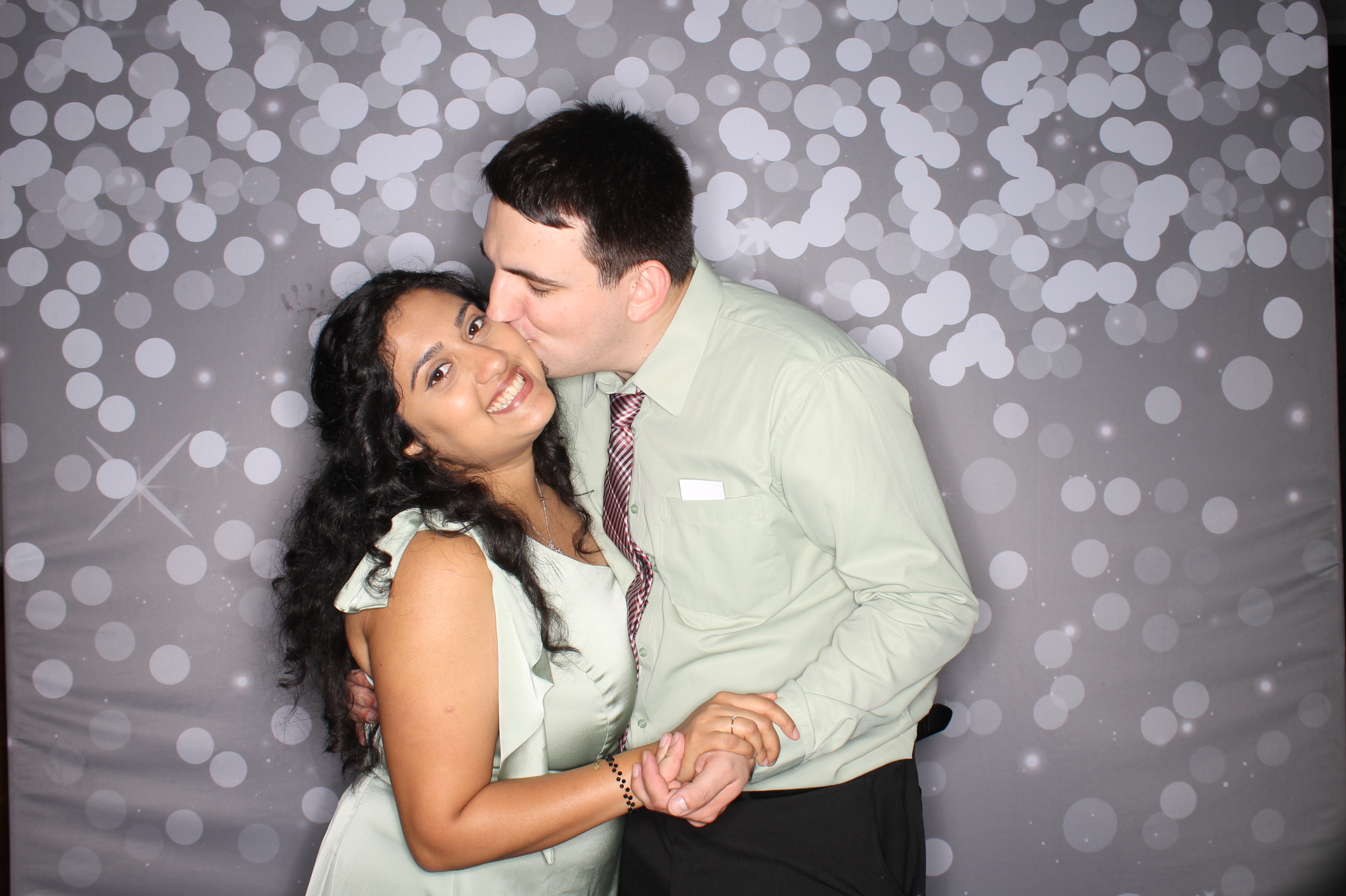 Brenda & Carter | View more photos from the event at gallery.photoboothcincy.com/u/PhotoBoothCincy/Brenda-Carter
