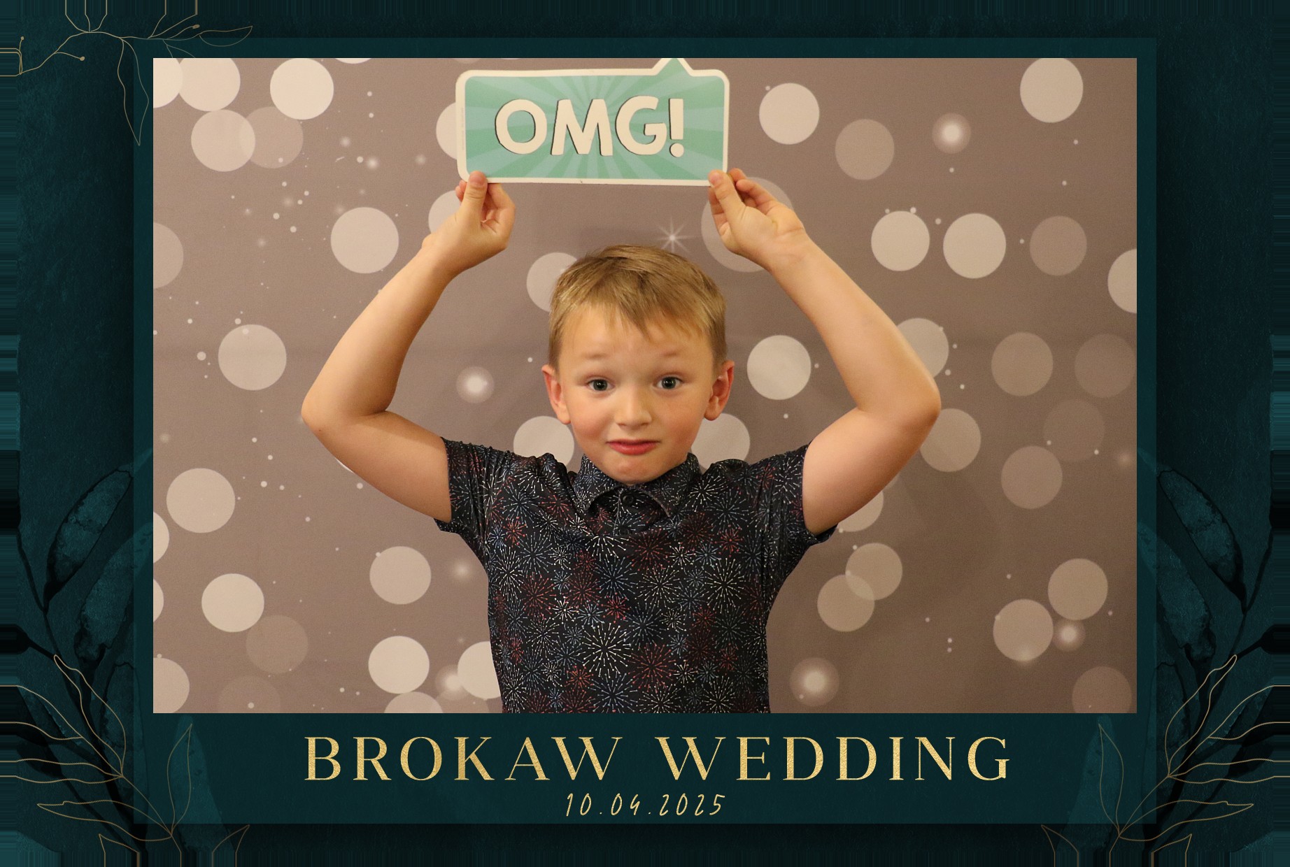 Brokaw Wedding | View more photos from the event at gallery.photoboothcincy.com/u/PhotoBoothCincy/Brokaw-Wedding