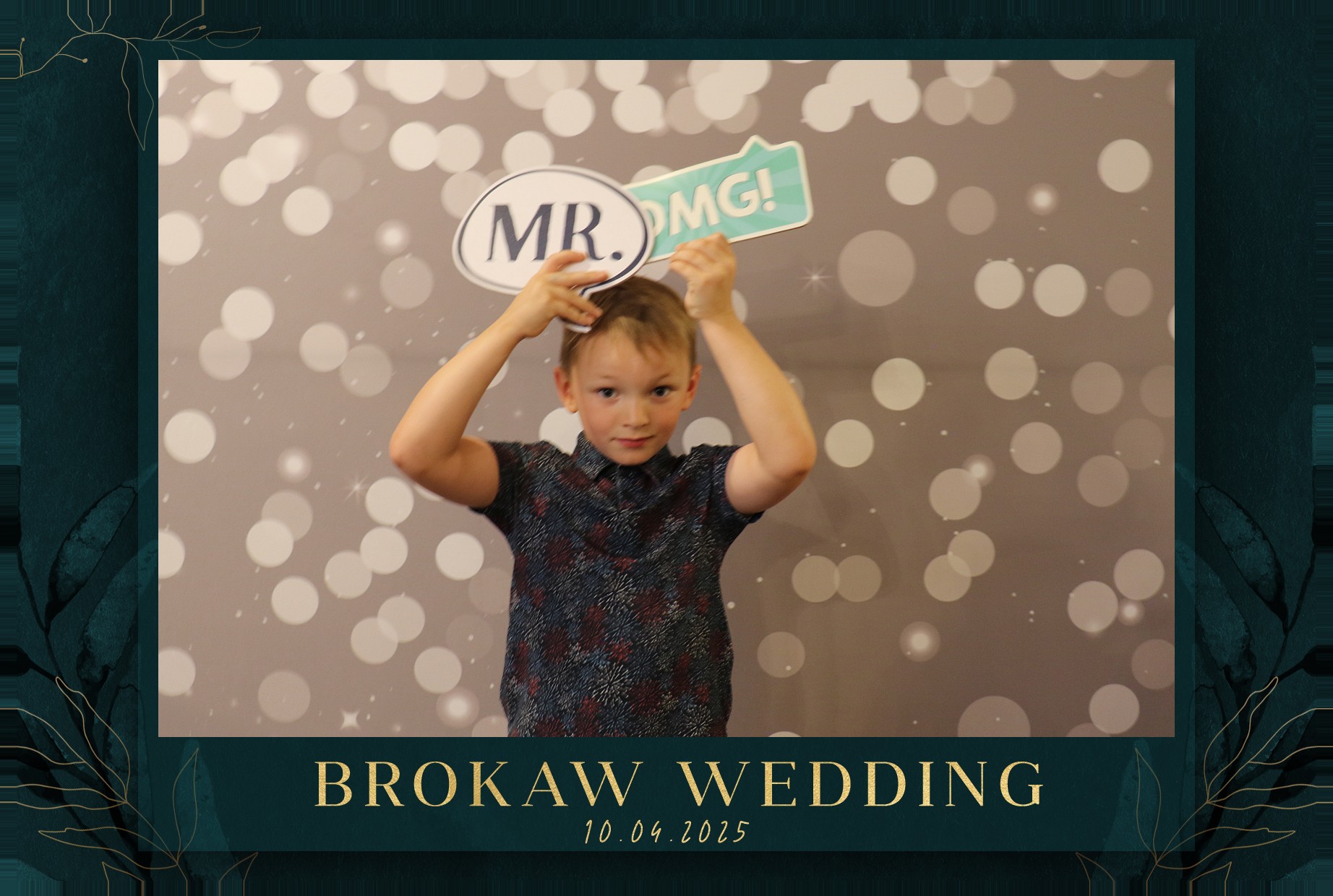 Brokaw Wedding | View more photos from the event at gallery.photoboothcincy.com/u/PhotoBoothCincy/Brokaw-Wedding