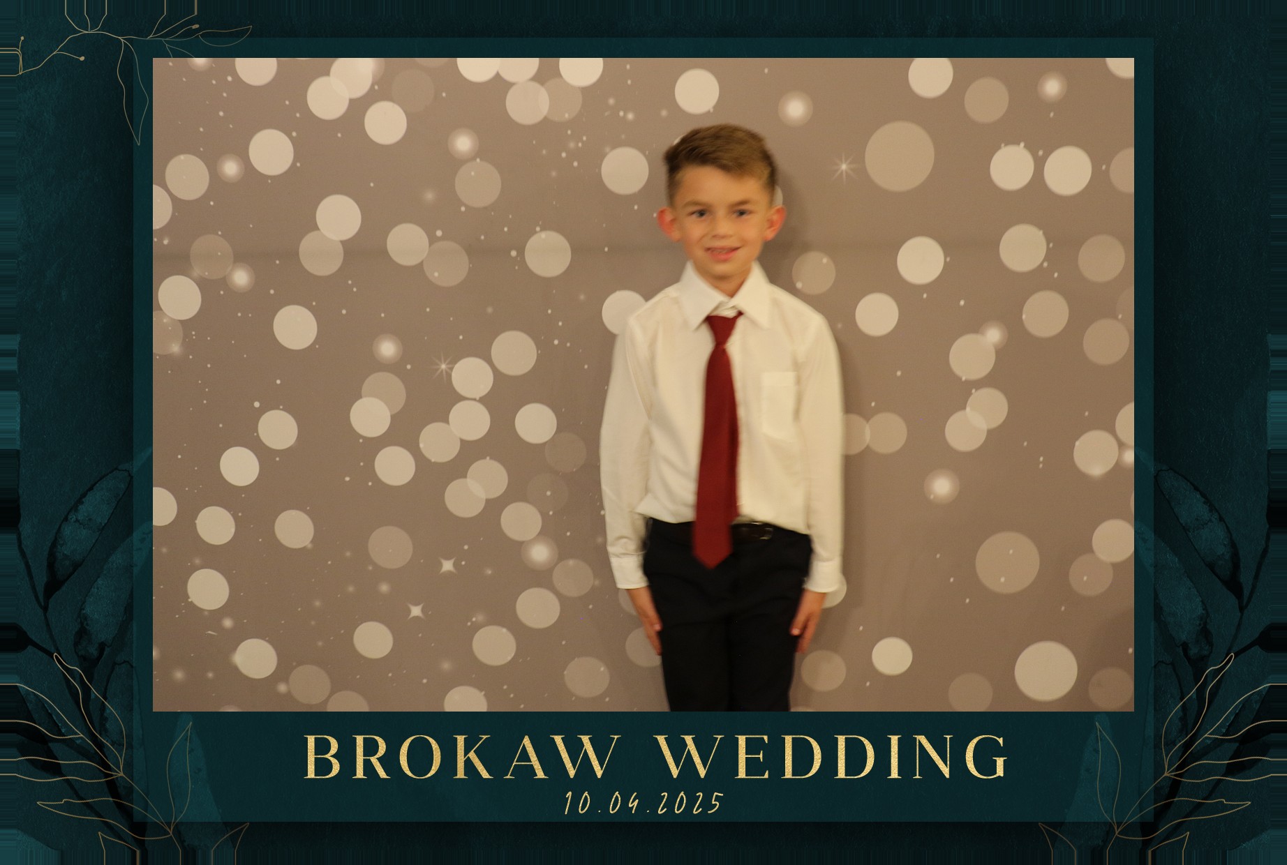 Brokaw Wedding | View more photos from the event at gallery.photoboothcincy.com/u/PhotoBoothCincy/Brokaw-Wedding