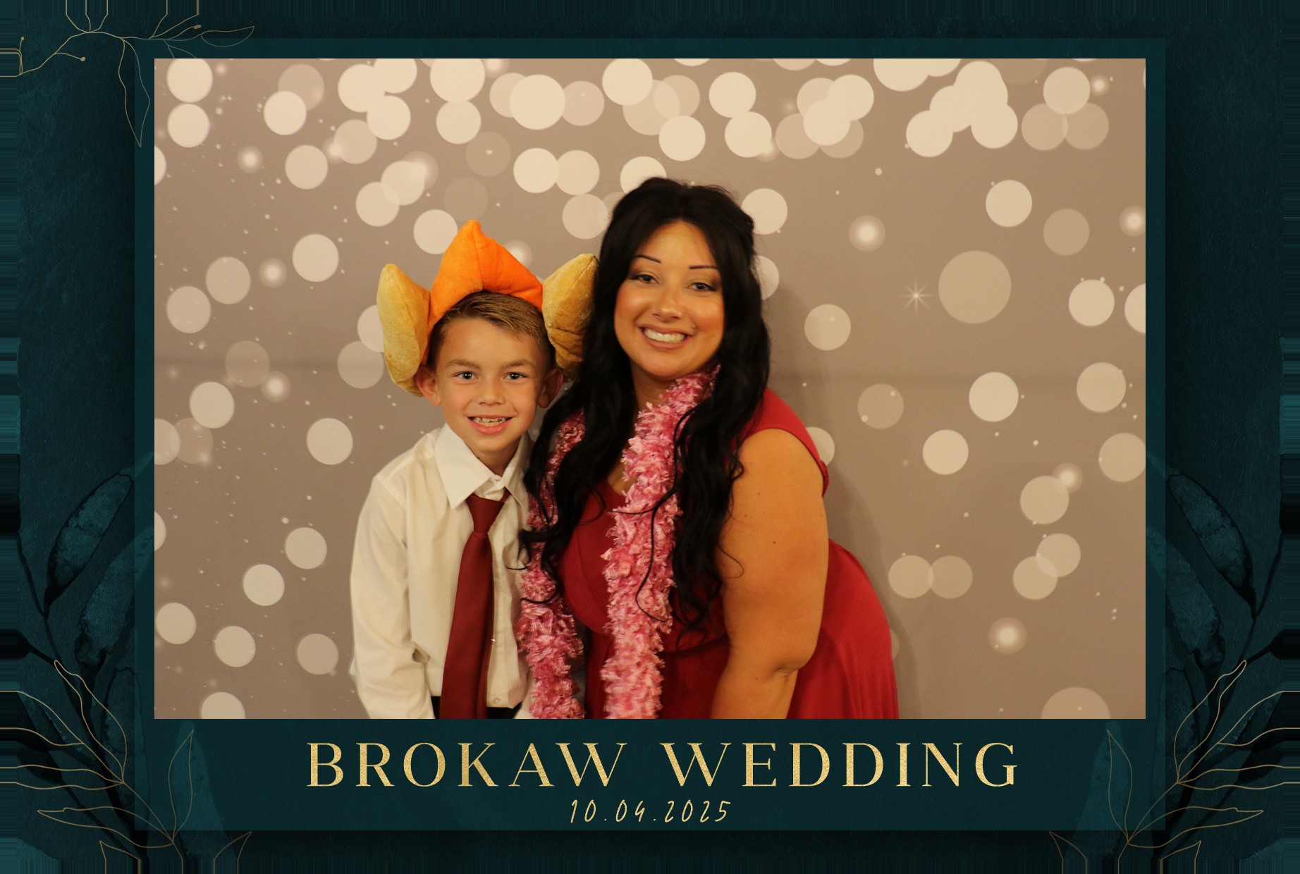 Brokaw Wedding | View more photos from the event at gallery.photoboothcincy.com/u/PhotoBoothCincy/Brokaw-Wedding