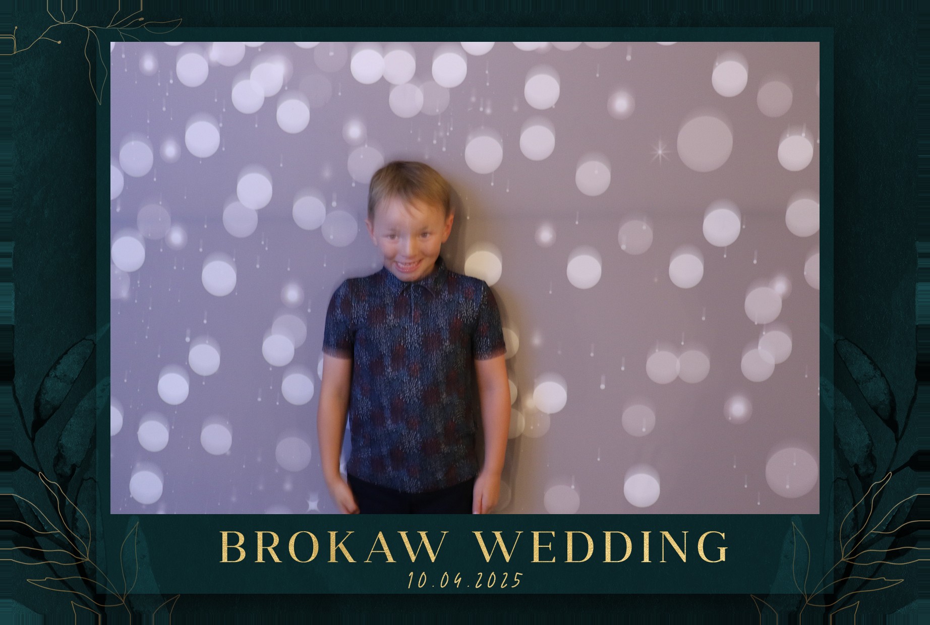 Brokaw Wedding | View more photos from the event at gallery.photoboothcincy.com/u/PhotoBoothCincy/Brokaw-Wedding