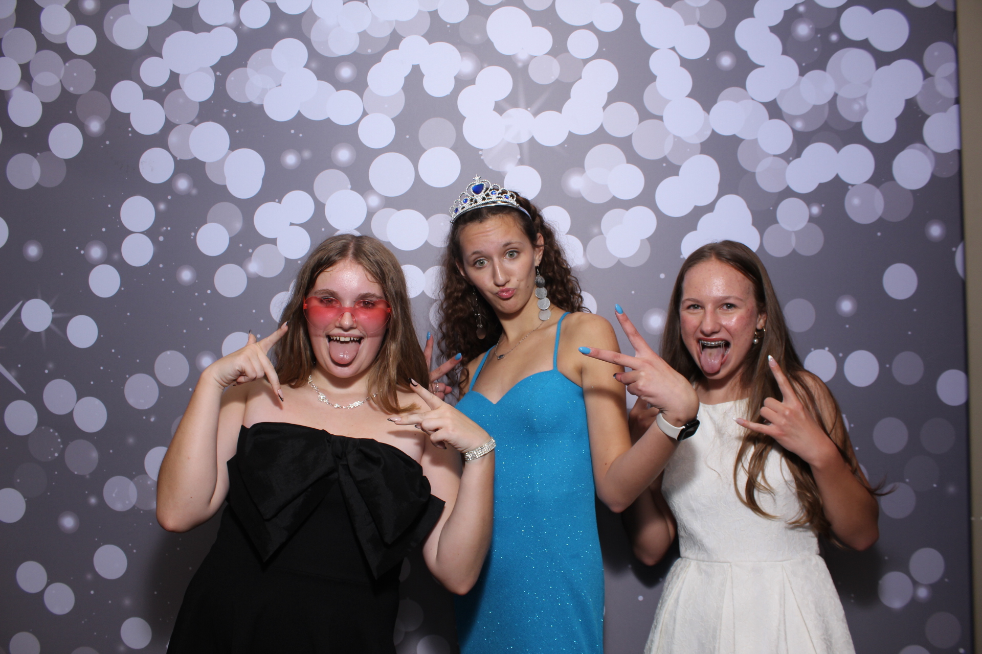 Butler County Homeschool Dance | View more photos from the event at gallery.photoboothcincy.com/u/PhotoBoothCincy/Butler-County-Homeschool-Dance