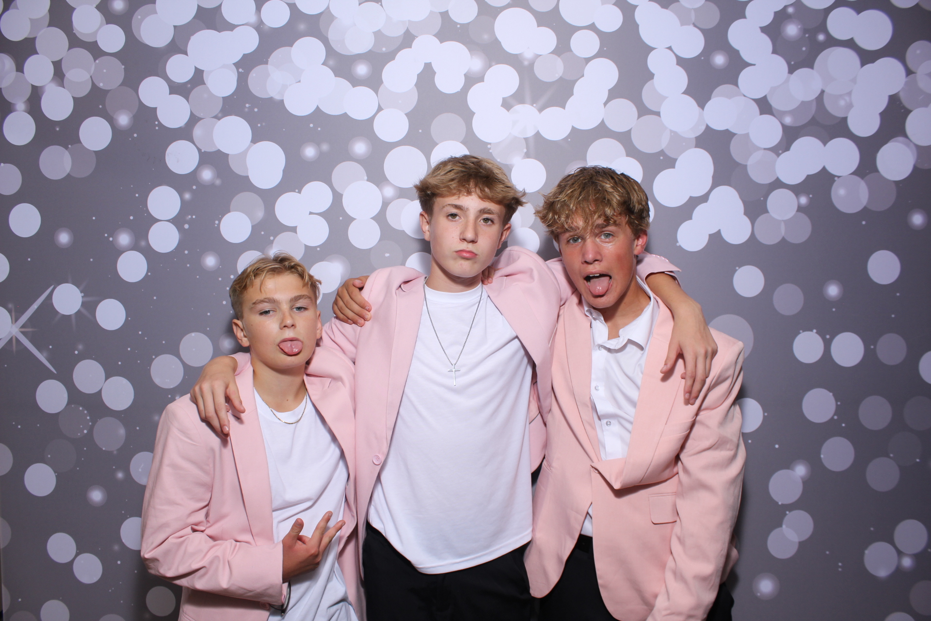Butler County Homeschool Dance | View more photos from the event at gallery.photoboothcincy.com/u/PhotoBoothCincy/Butler-County-Homeschool-Dance