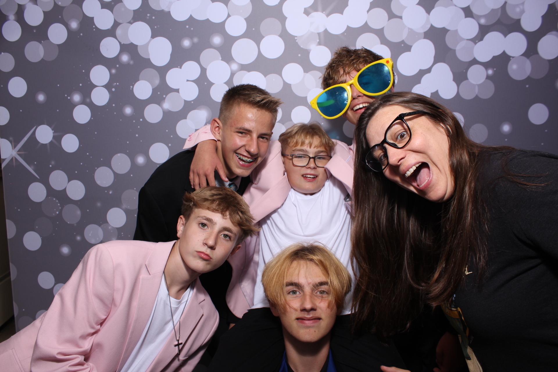 Butler County Homeschool Dance | View more photos from the event at gallery.photoboothcincy.com/u/PhotoBoothCincy/Butler-County-Homeschool-Dance