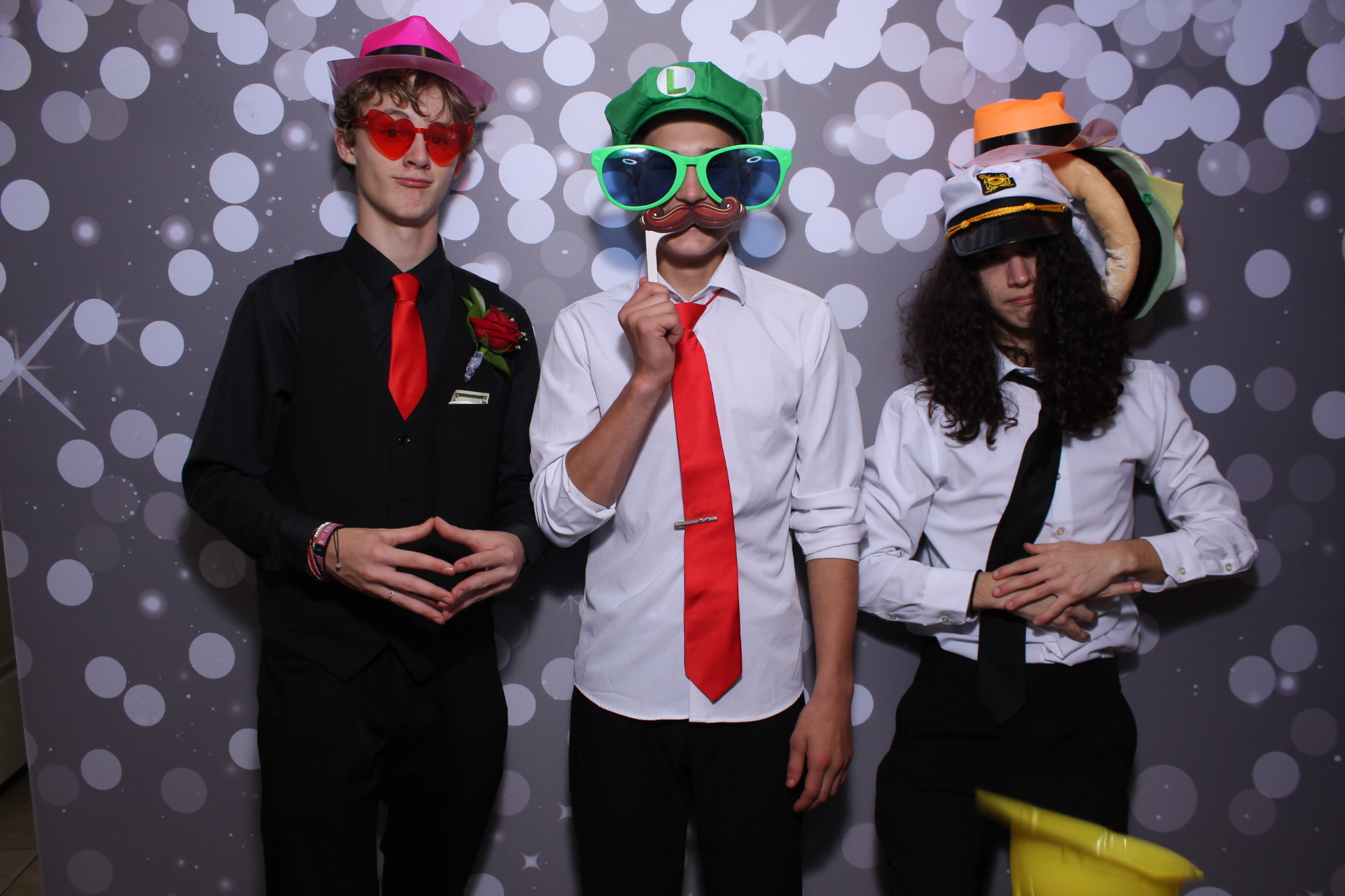 Butler County Homeschool Dance | View more photos from the event at gallery.photoboothcincy.com/u/PhotoBoothCincy/Butler-County-Homeschool-Dance