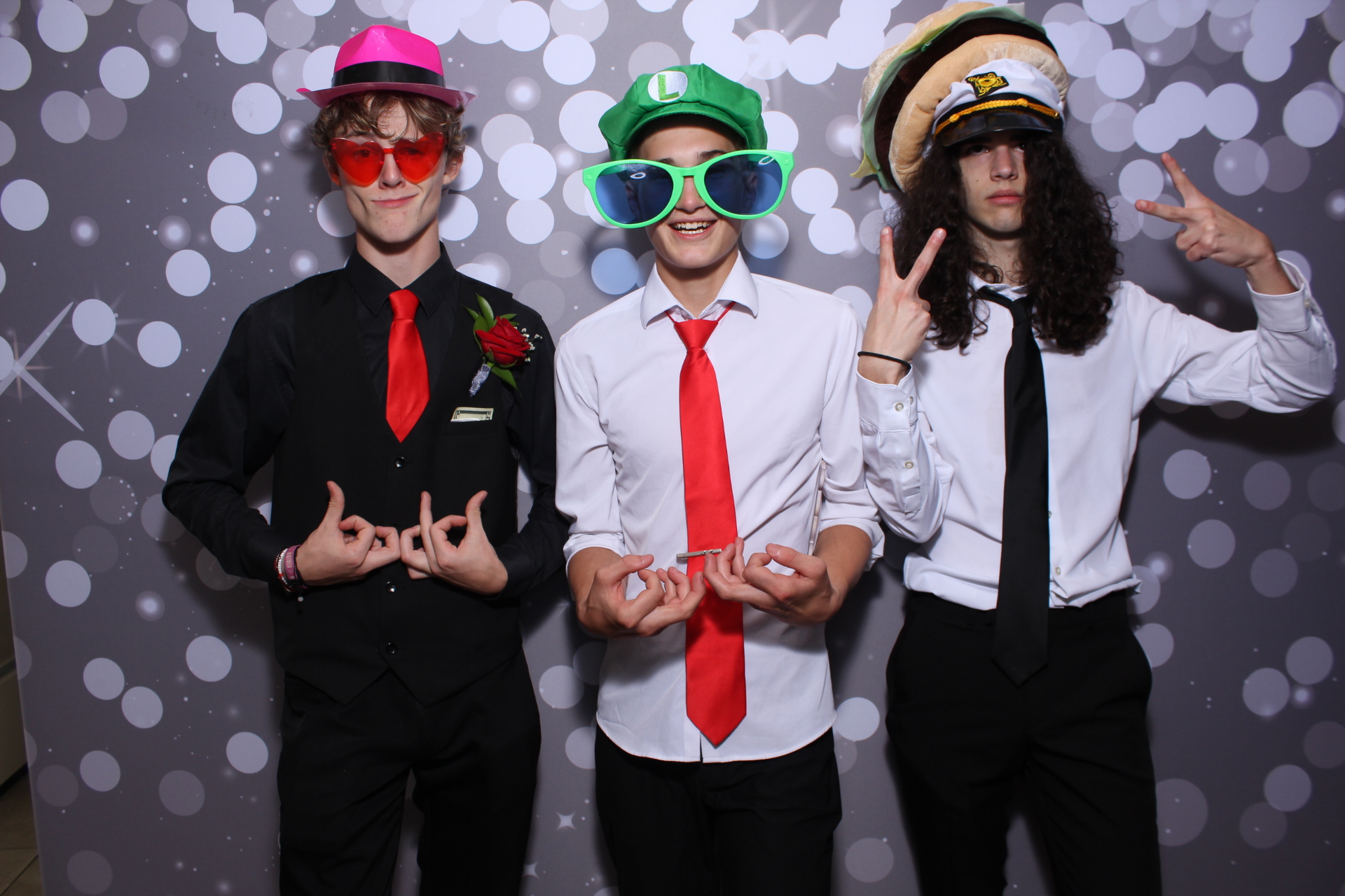 Butler County Homeschool Dance | View more photos from the event at gallery.photoboothcincy.com/u/PhotoBoothCincy/Butler-County-Homeschool-Dance