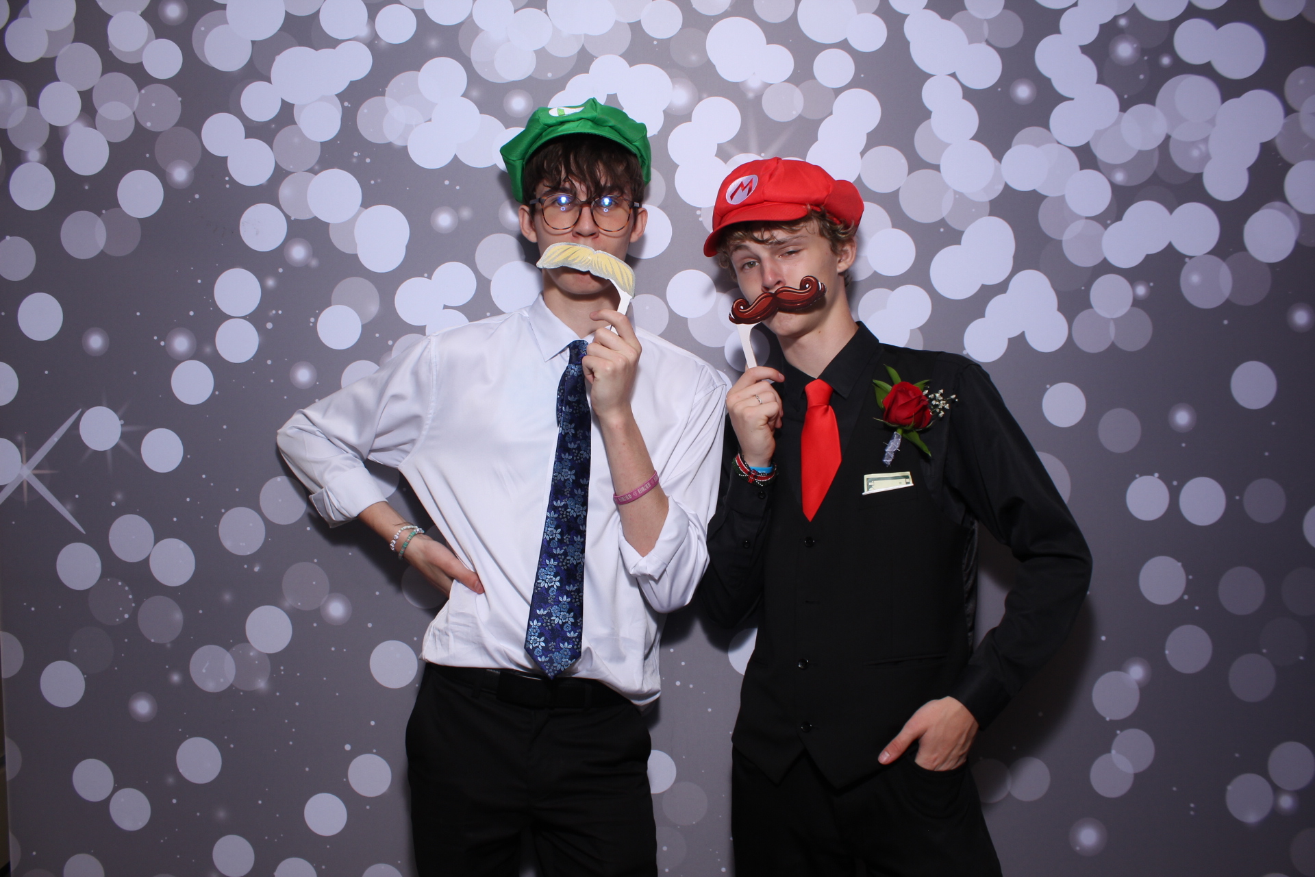 Butler County Homeschool Dance | View more photos from the event at gallery.photoboothcincy.com/u/PhotoBoothCincy/Butler-County-Homeschool-Dance