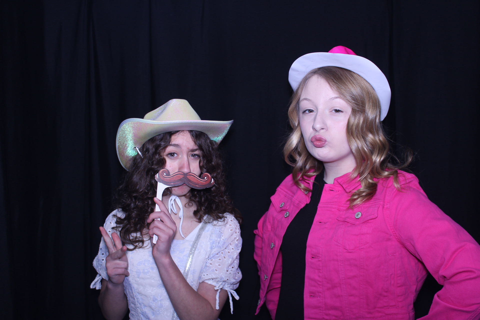CHESS Yee-Haw | View more photos from the event at gallery.photoboothcincy.com/u/PhotoBoothCincy/CHESS-Yee-Haw