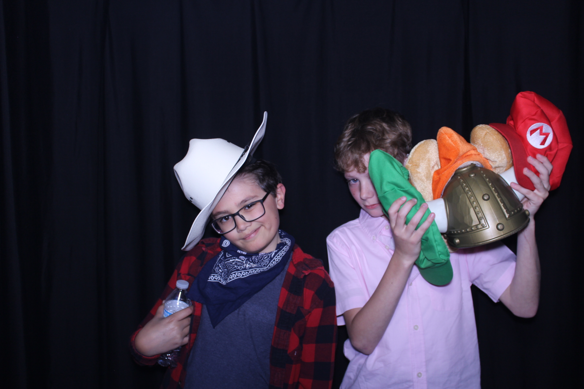 CHESS Yee-Haw | View more photos from the event at gallery.photoboothcincy.com/u/PhotoBoothCincy/CHESS-Yee-Haw