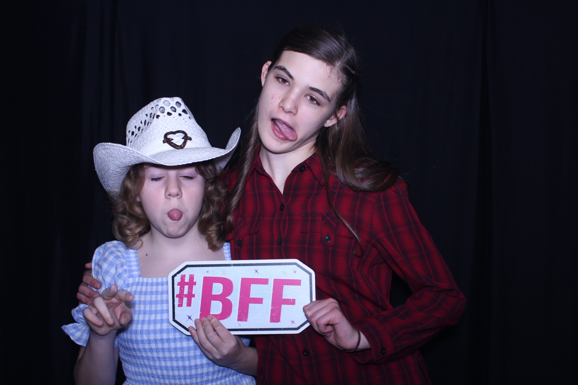CHESS Yee-Haw | View more photos from the event at gallery.photoboothcincy.com/u/PhotoBoothCincy/CHESS-Yee-Haw
