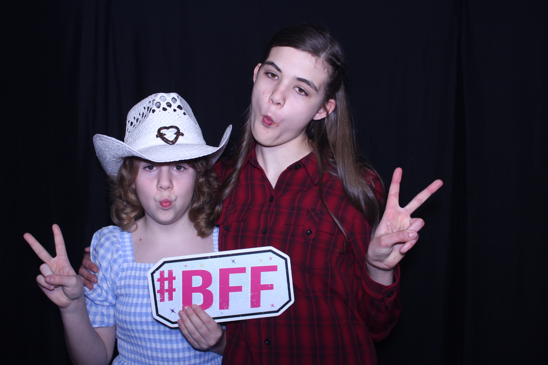 CHESS Yee-Haw | View more photos from the event at gallery.photoboothcincy.com/u/PhotoBoothCincy/CHESS-Yee-Haw