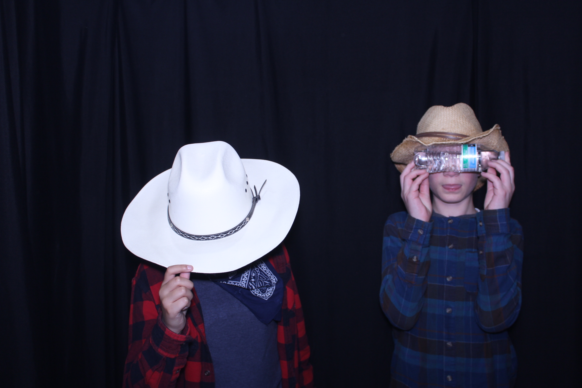 CHESS Yee-Haw | View more photos from the event at gallery.photoboothcincy.com/u/PhotoBoothCincy/CHESS-Yee-Haw