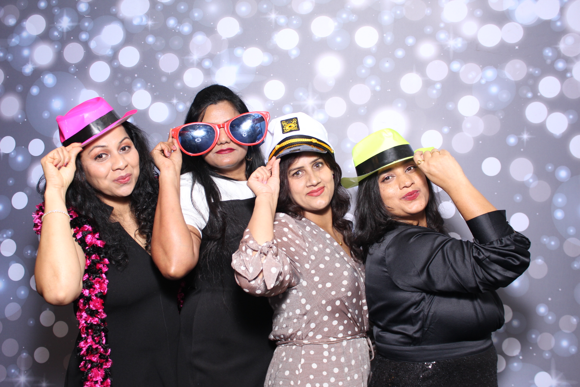 Capgemini Holiday Party | View more photos from the event at gallery.photoboothcincy.com/u/PhotoBoothCincy/Capgemini-Holiday-Party-1