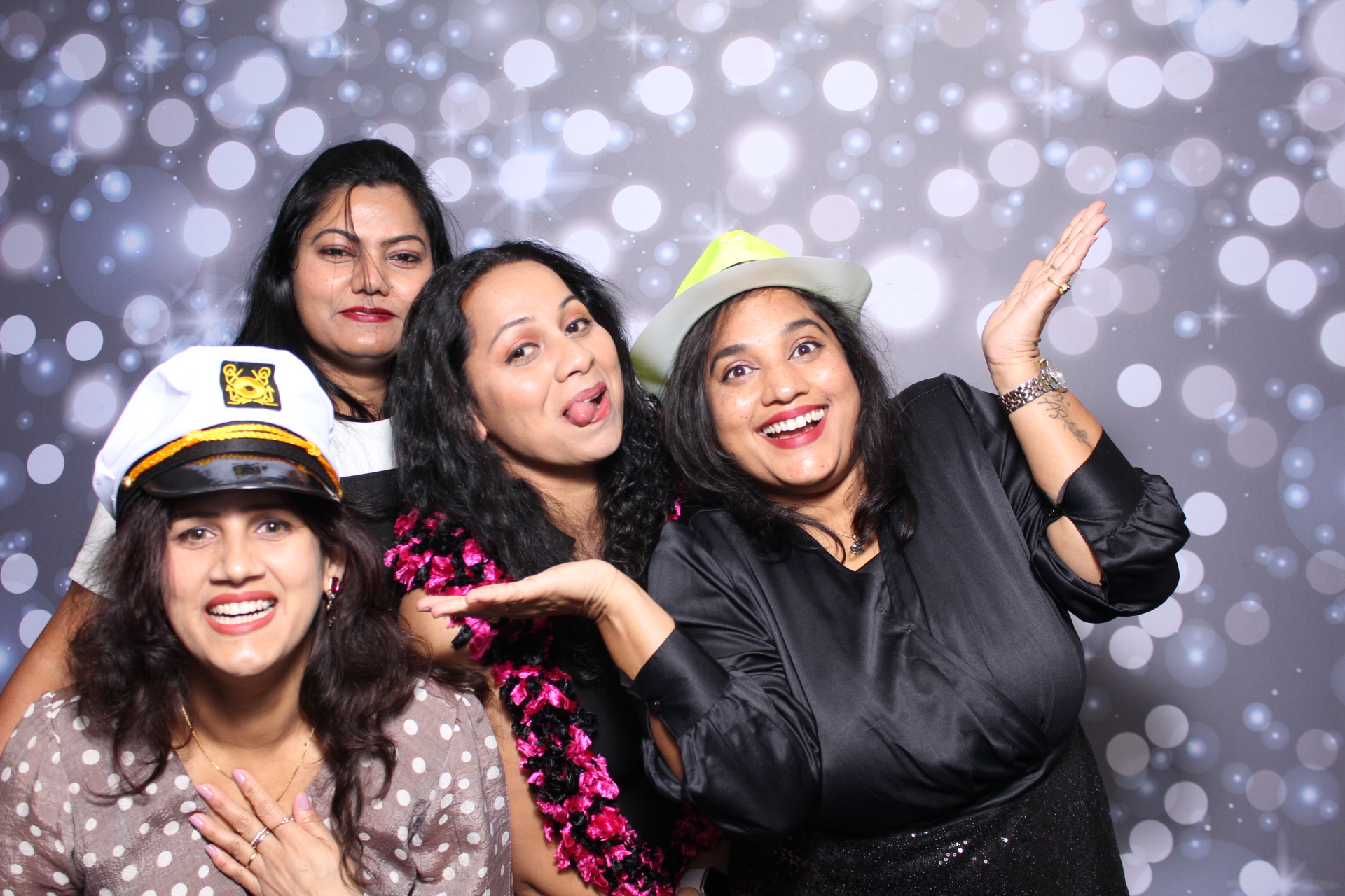 Capgemini Holiday Party | View more photos from the event at gallery.photoboothcincy.com/u/PhotoBoothCincy/Capgemini-Holiday-Party-1