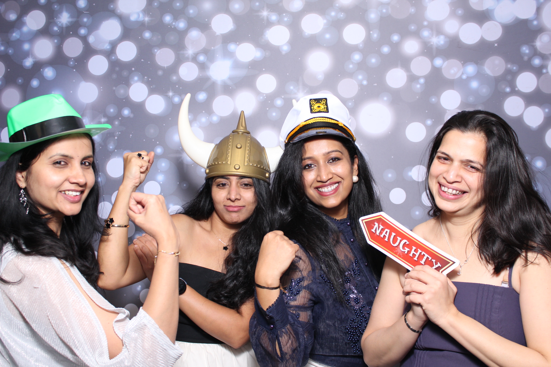 Capgemini Holiday Party | View more photos from the event at gallery.photoboothcincy.com/u/PhotoBoothCincy/Capgemini-Holiday-Party-1