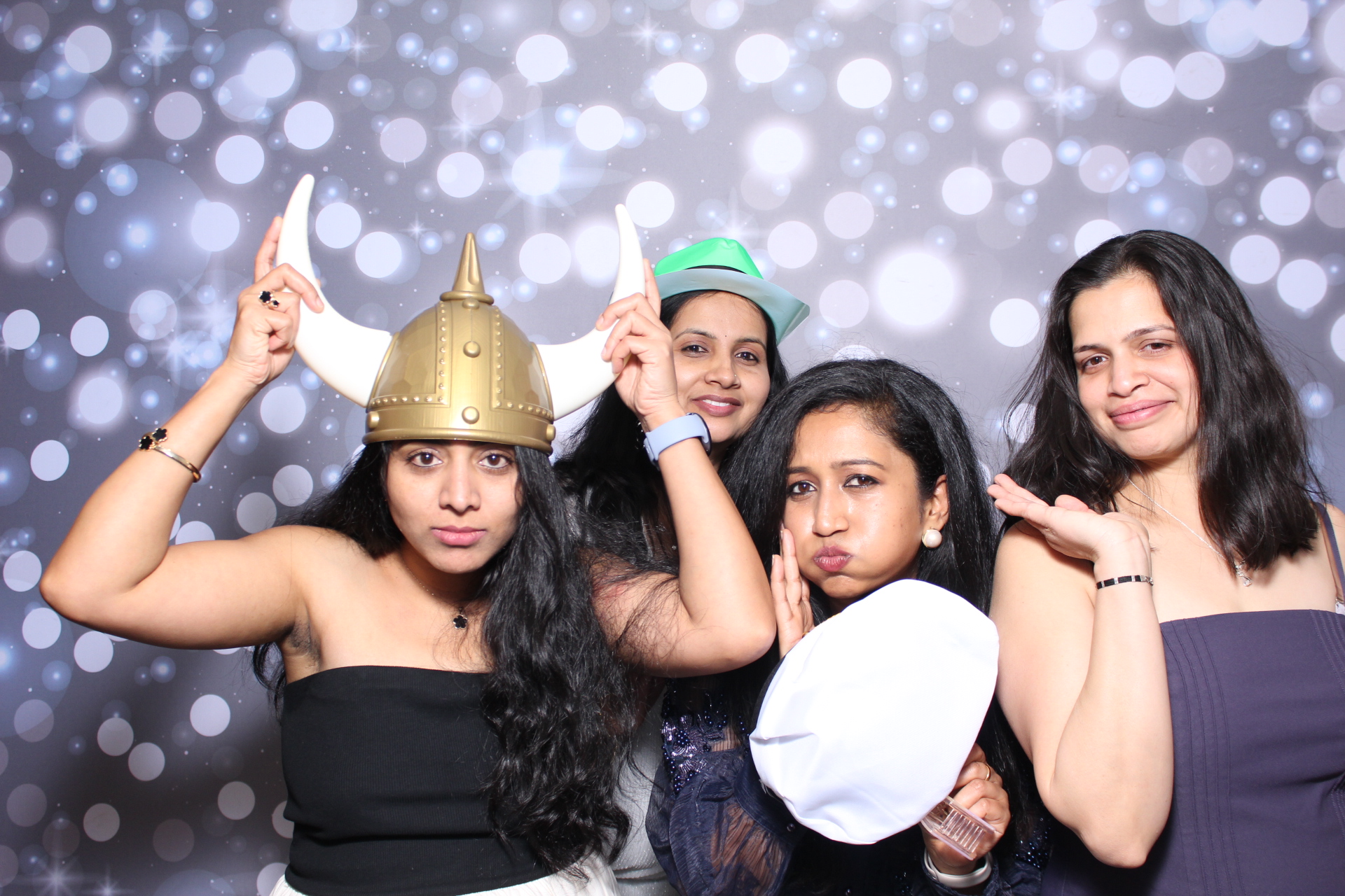 Capgemini Holiday Party | View more photos from the event at gallery.photoboothcincy.com/u/PhotoBoothCincy/Capgemini-Holiday-Party-1