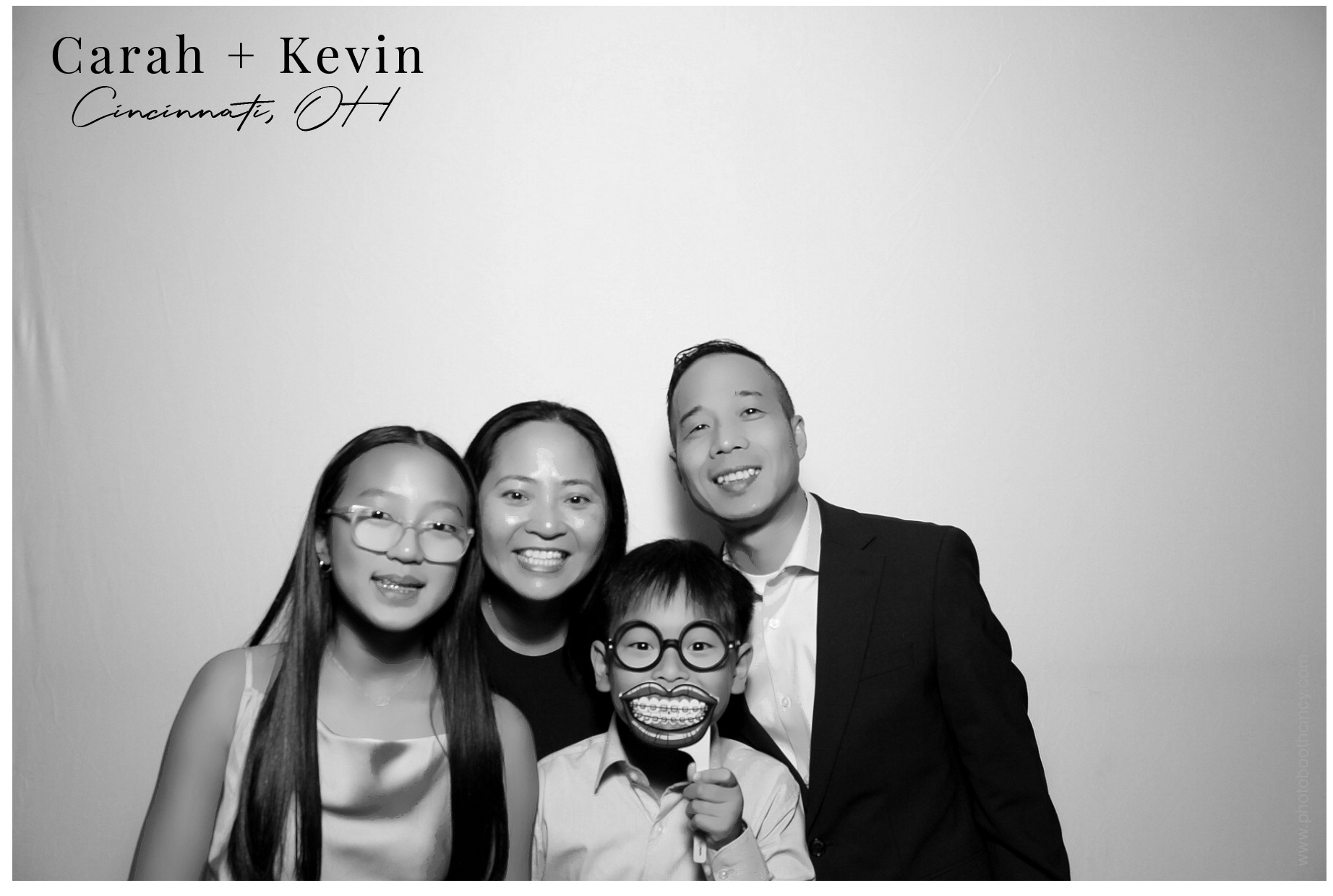 Carah & Kevin | View more photos from the event at gallery.photoboothcincy.com/u/PhotoBoothCincy/Carah-Kevin