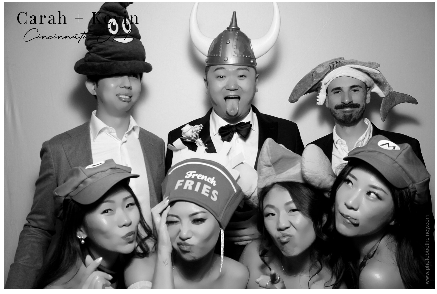 Carah & Kevin | View more photos from the event at gallery.photoboothcincy.com/u/PhotoBoothCincy/Carah-Kevin