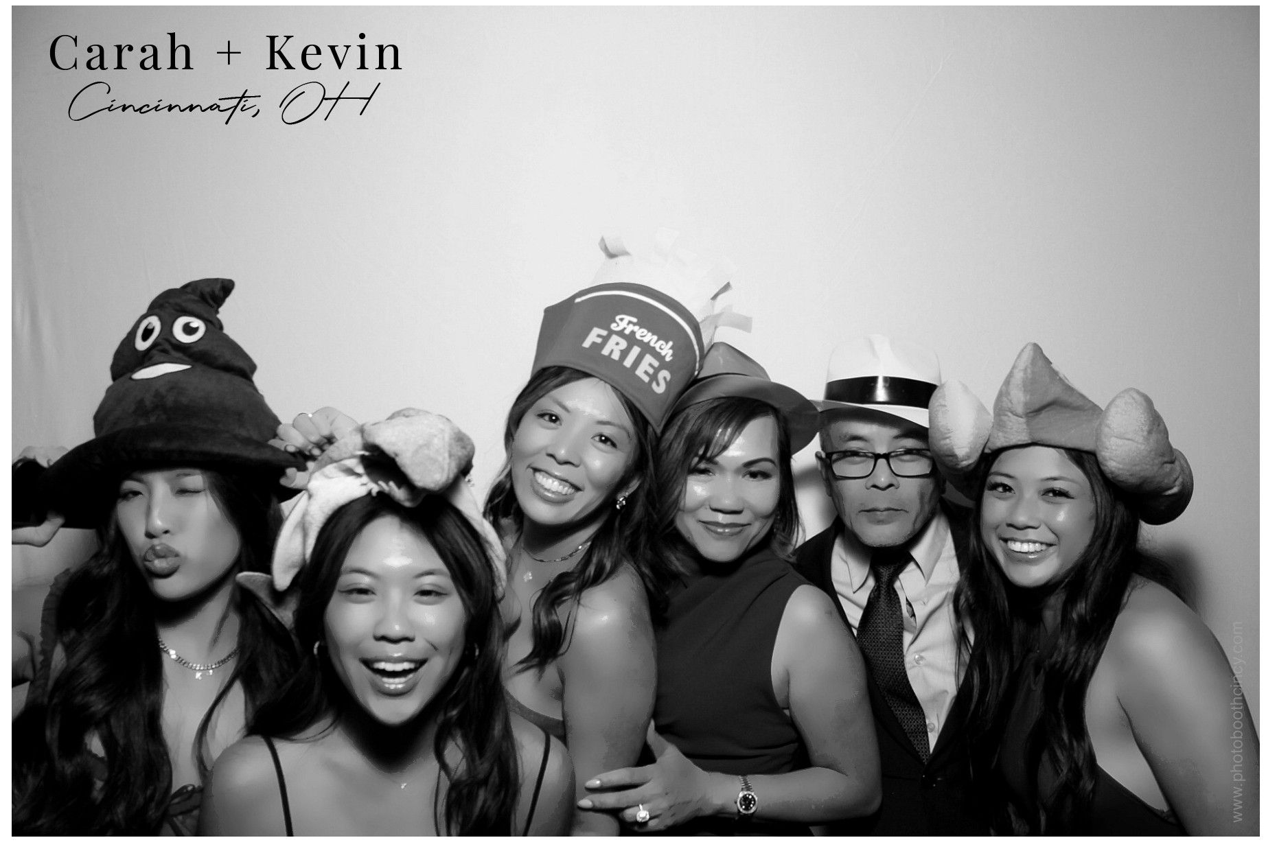 Carah & Kevin | View more photos from the event at gallery.photoboothcincy.com/u/PhotoBoothCincy/Carah-Kevin
