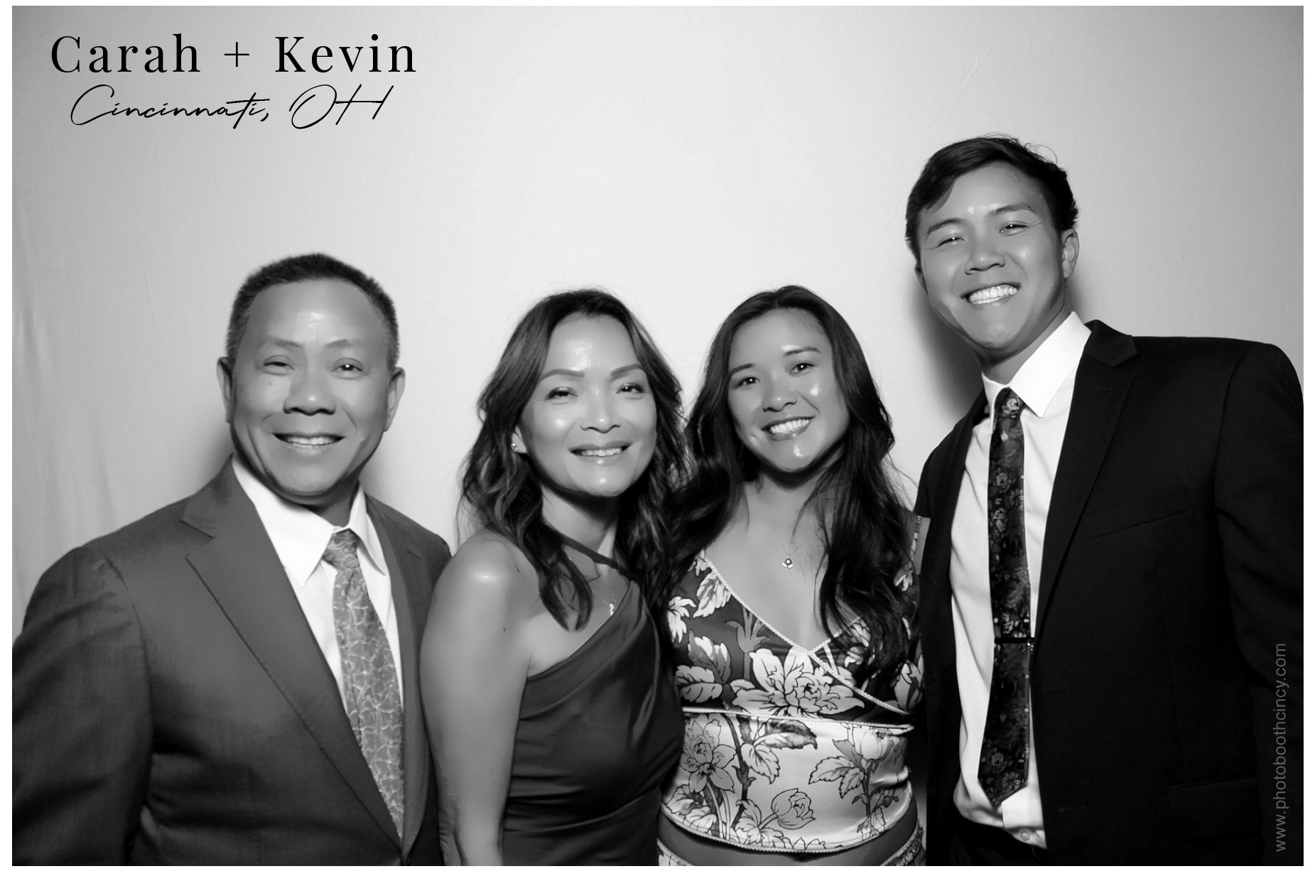 Carah & Kevin | View more photos from the event at gallery.photoboothcincy.com/u/PhotoBoothCincy/Carah-Kevin