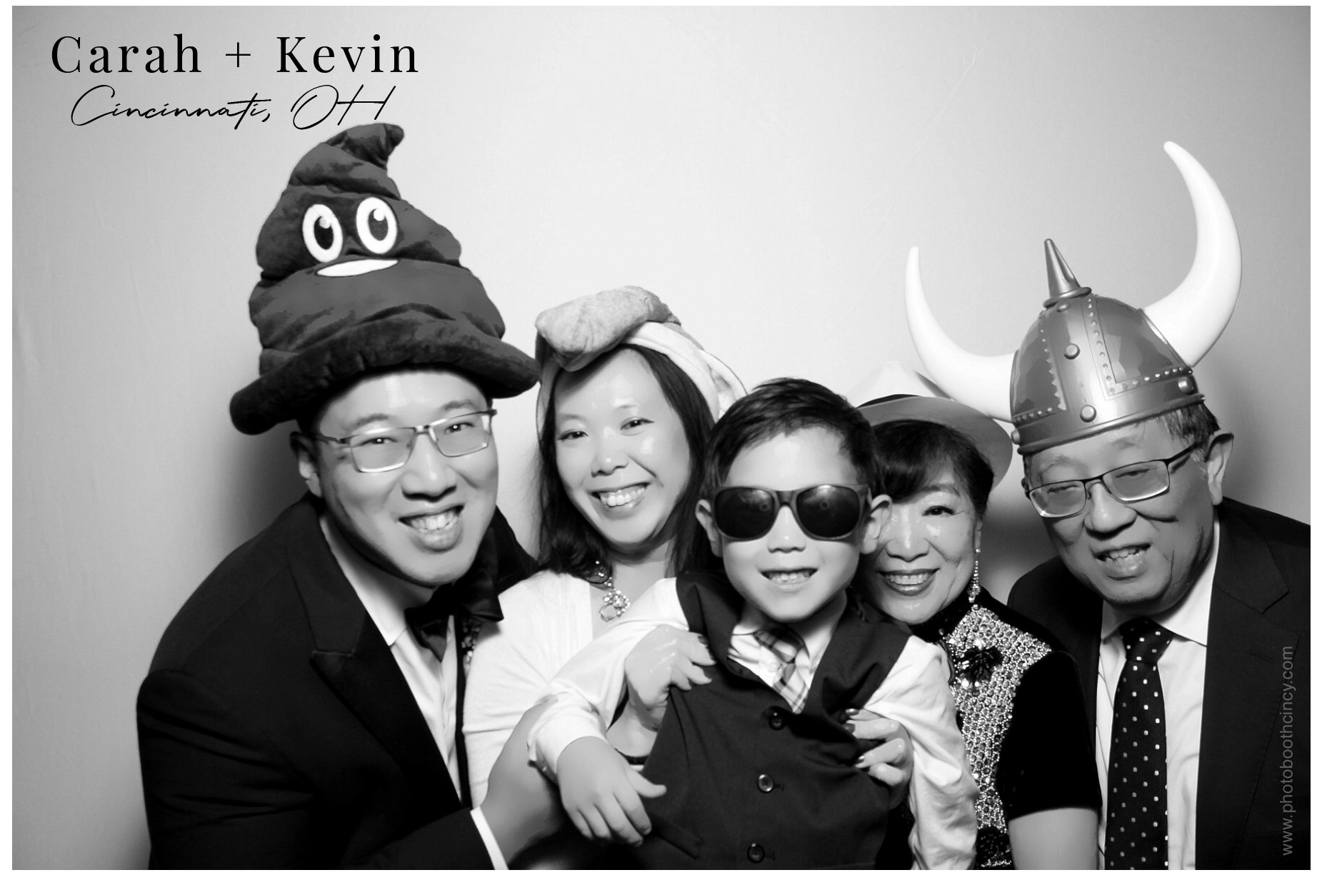 Carah & Kevin | View more photos from the event at gallery.photoboothcincy.com/u/PhotoBoothCincy/Carah-Kevin