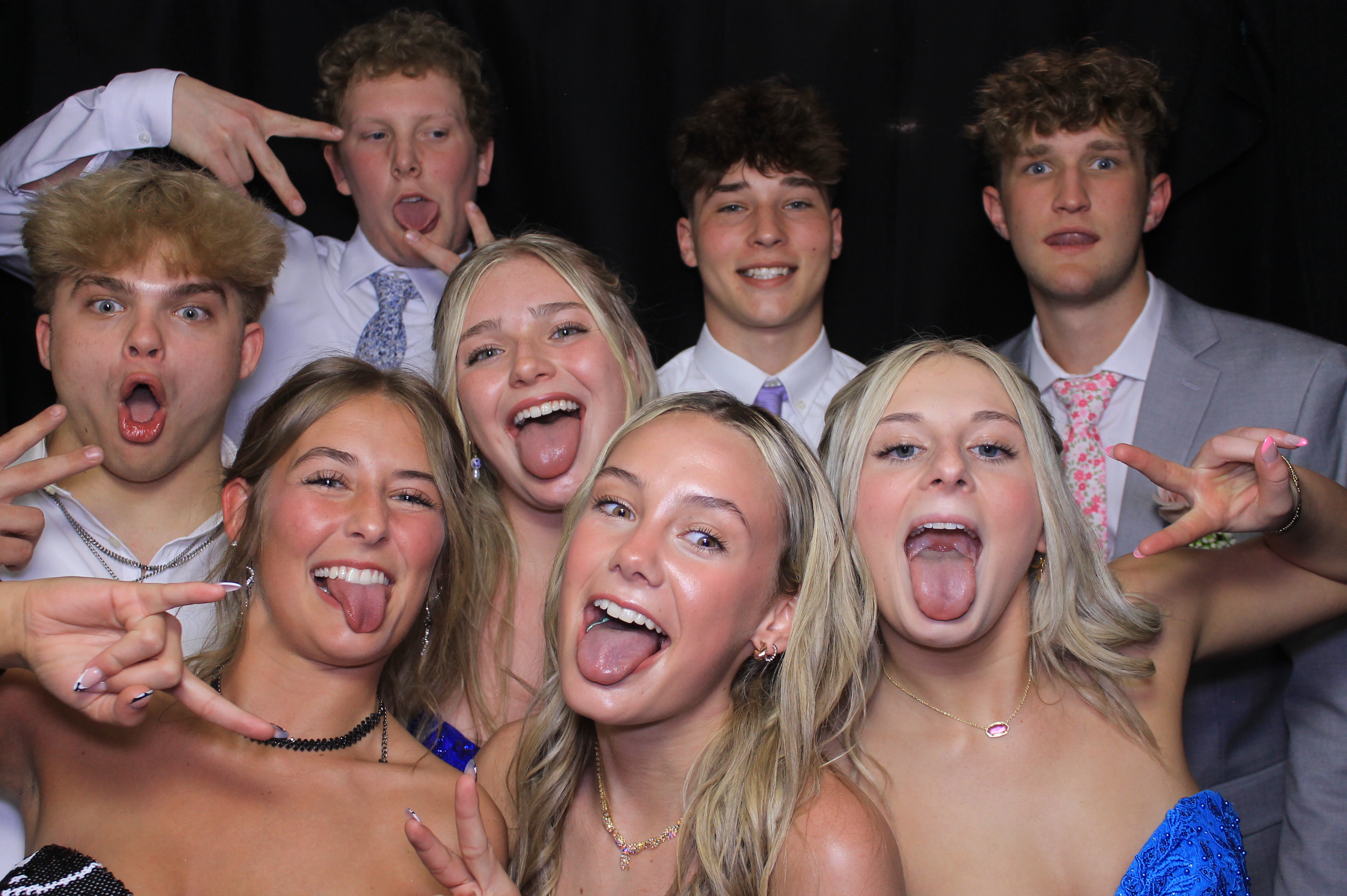 Carroll HS Prom | View more photos from the event at gallery.photoboothcincy.com/u/PhotoBoothCincy/Carroll-HS-Prom-0